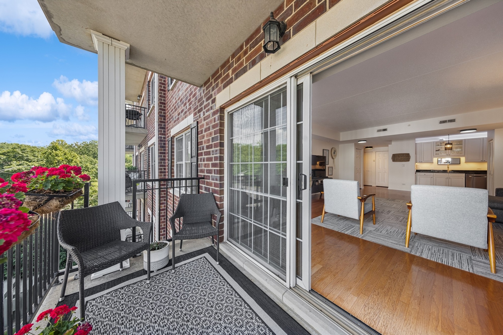 400 Mcdaniels Circle Unit: 303