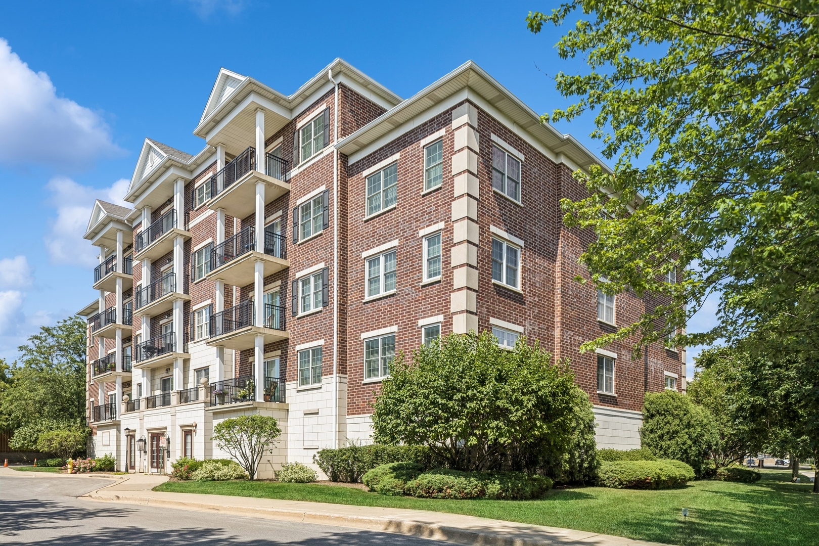 400 Mcdaniels Circle Unit: 303