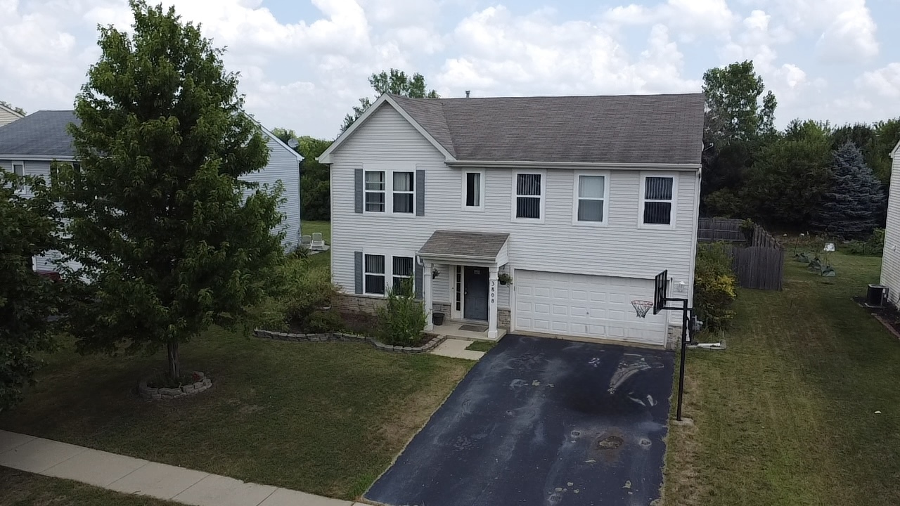 3808 Thoroughbred Lane