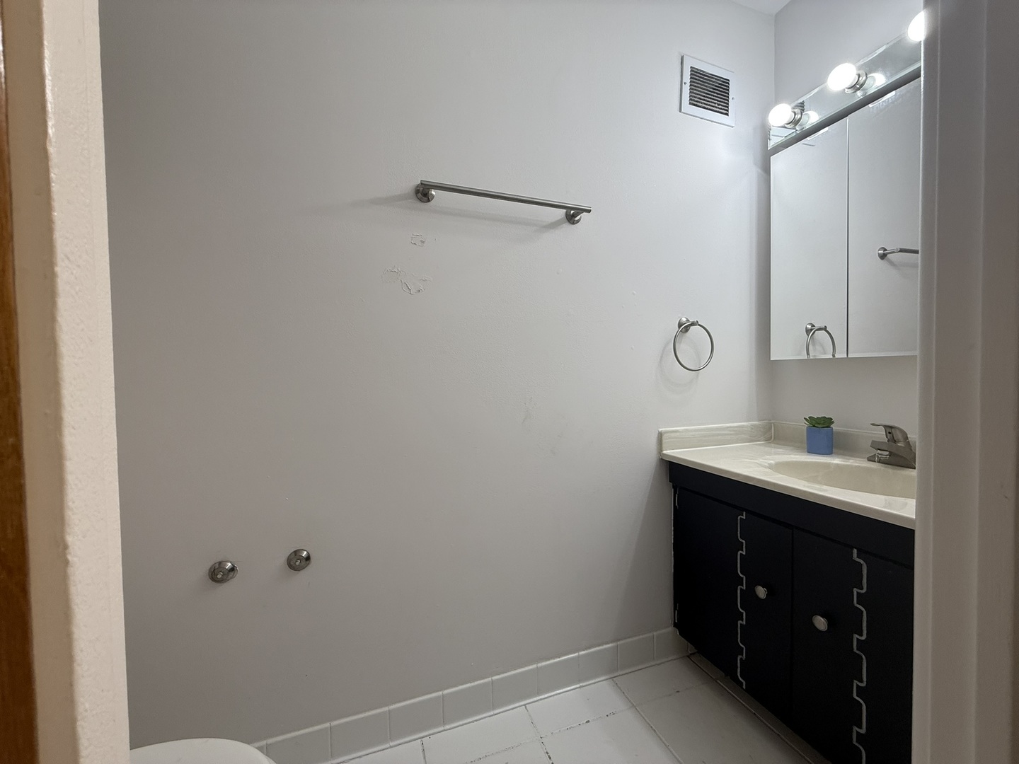 1311 S Finley Road Unit: 411