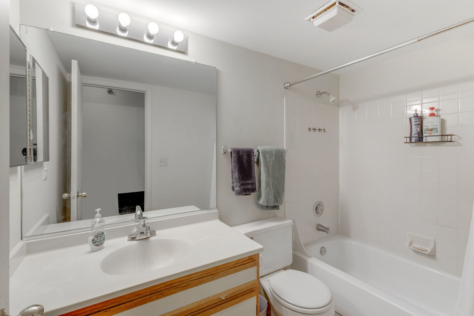 208 Glengarry Drive Unit: 301
