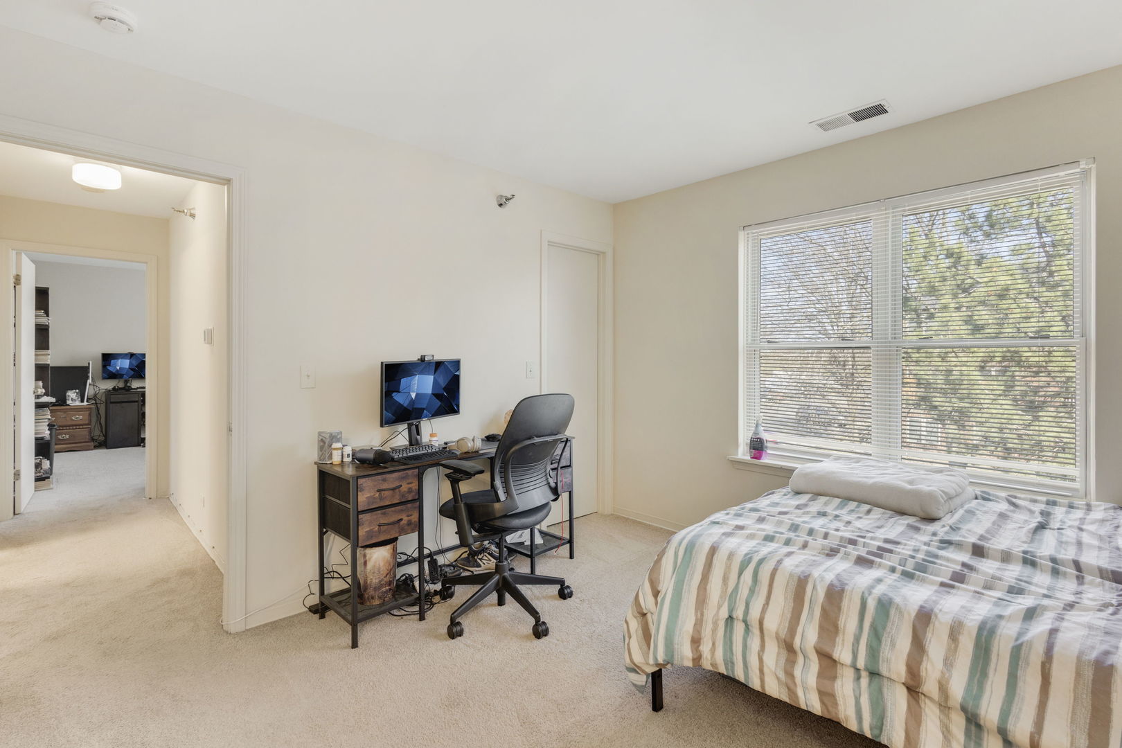 208 Glengarry Drive Unit: 301