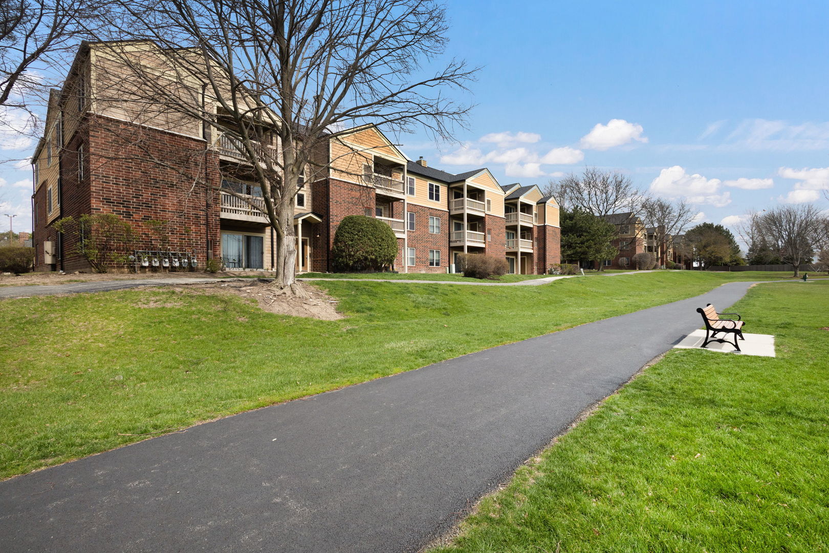 208 Glengarry Drive Unit: 301