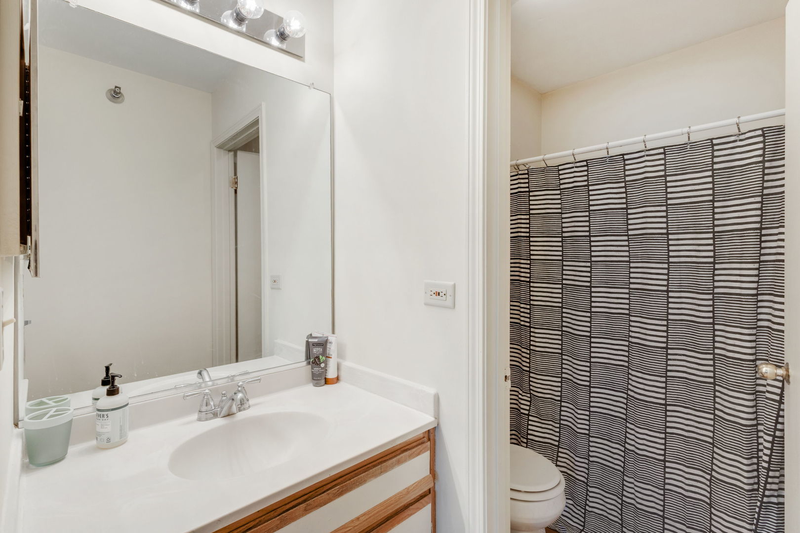 208 Glengarry Drive Unit: 301