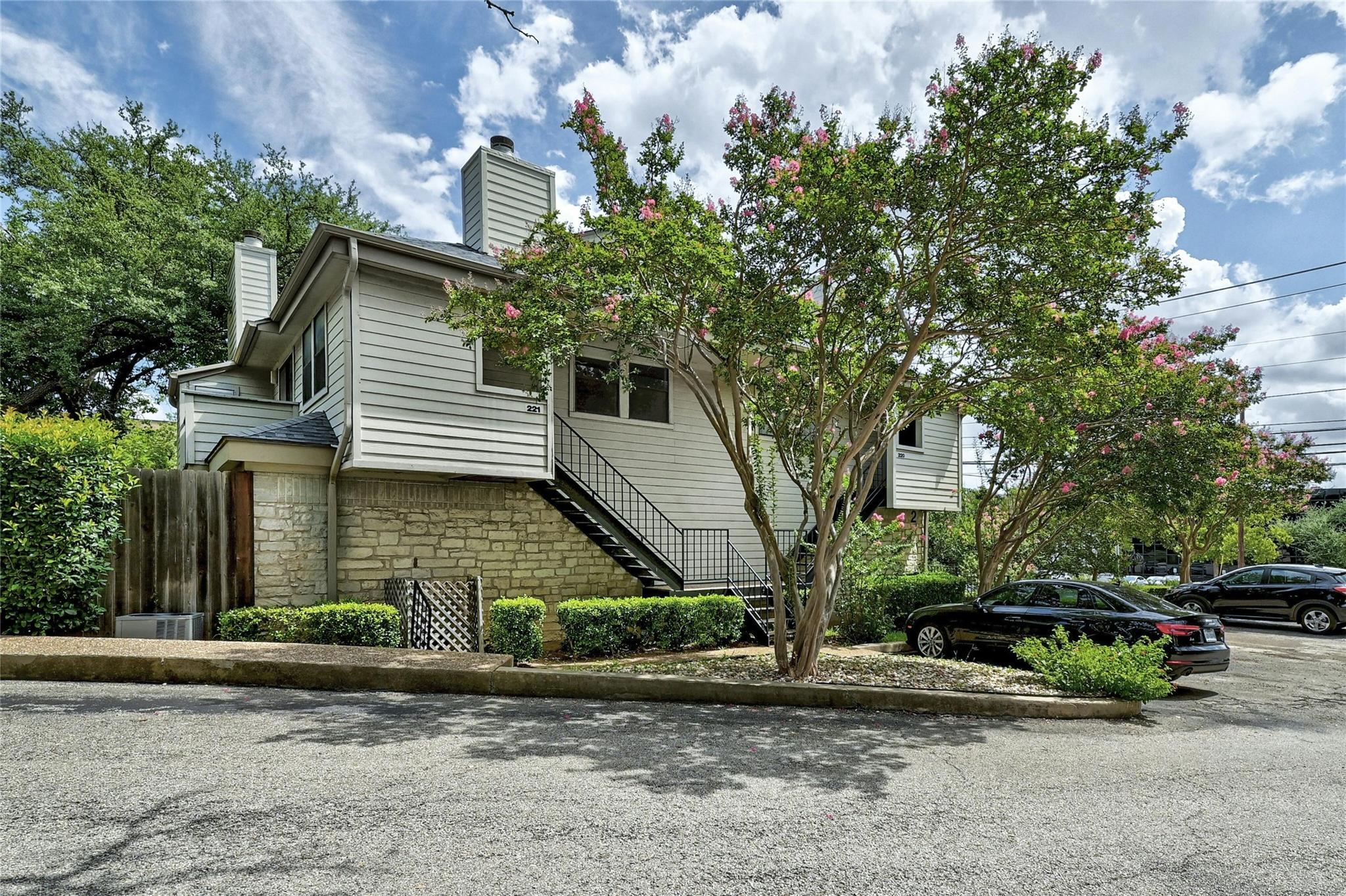 9226 Jollyville RD # 221