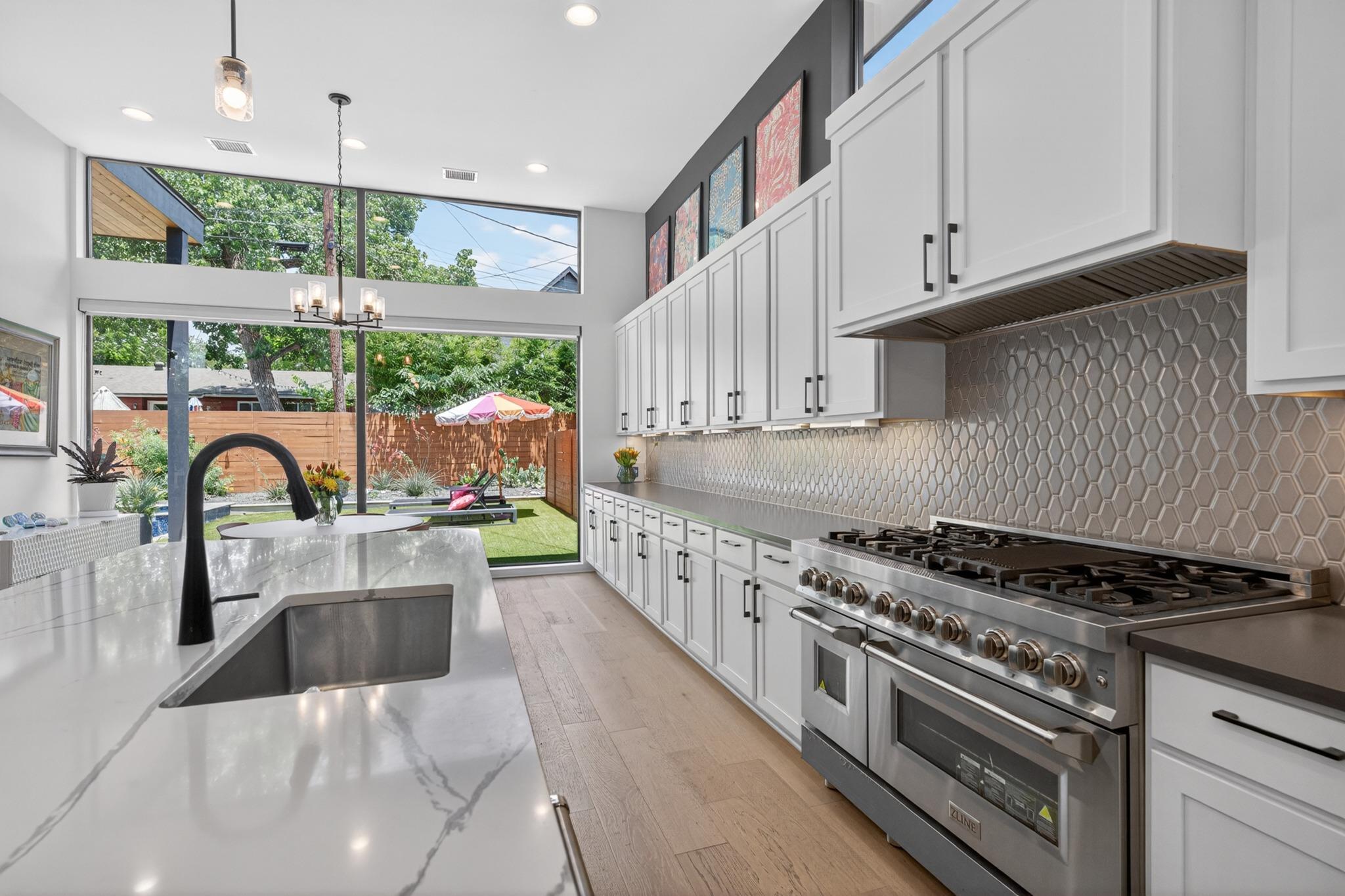 4804 Gladeview
