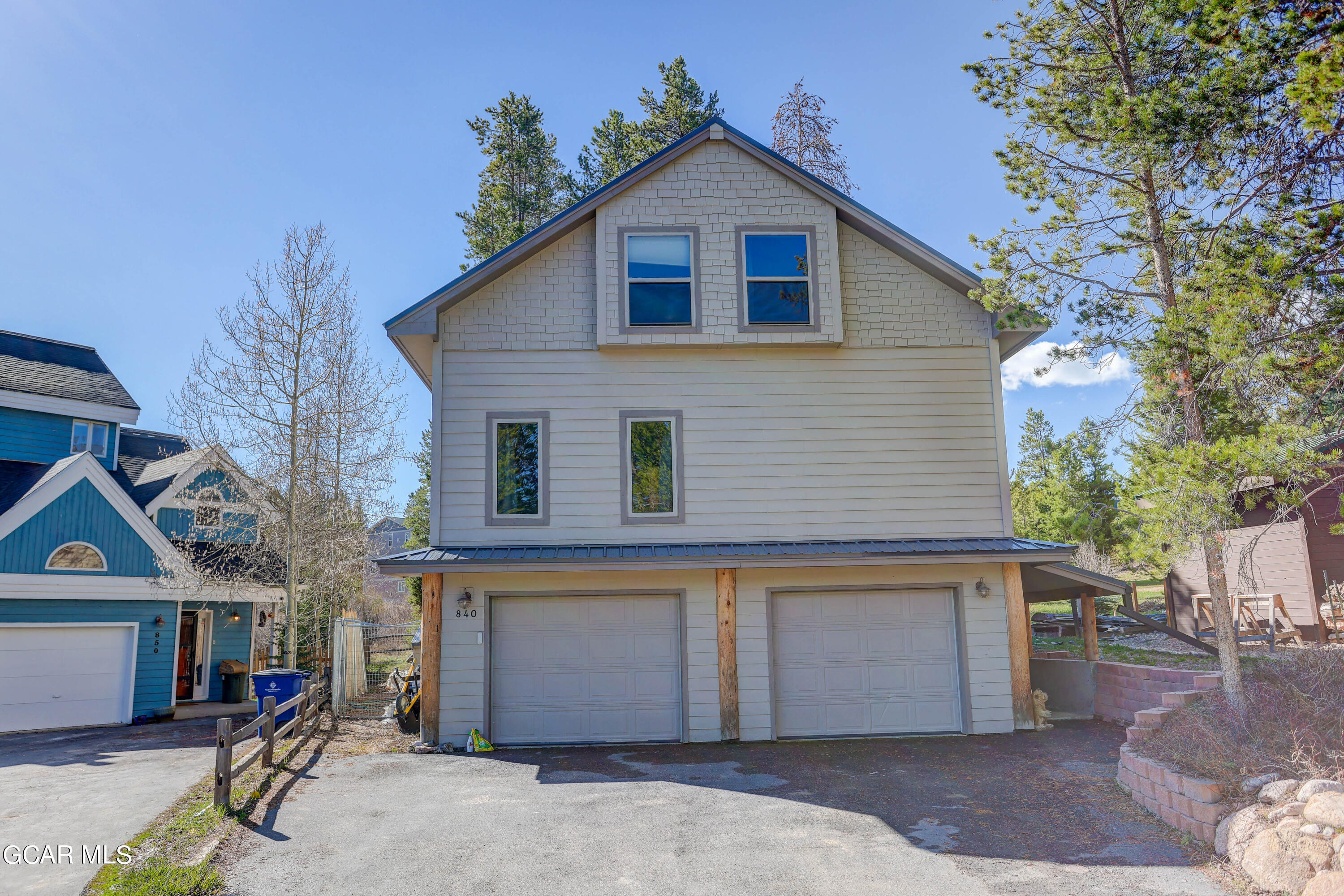 840 BADGER Lane