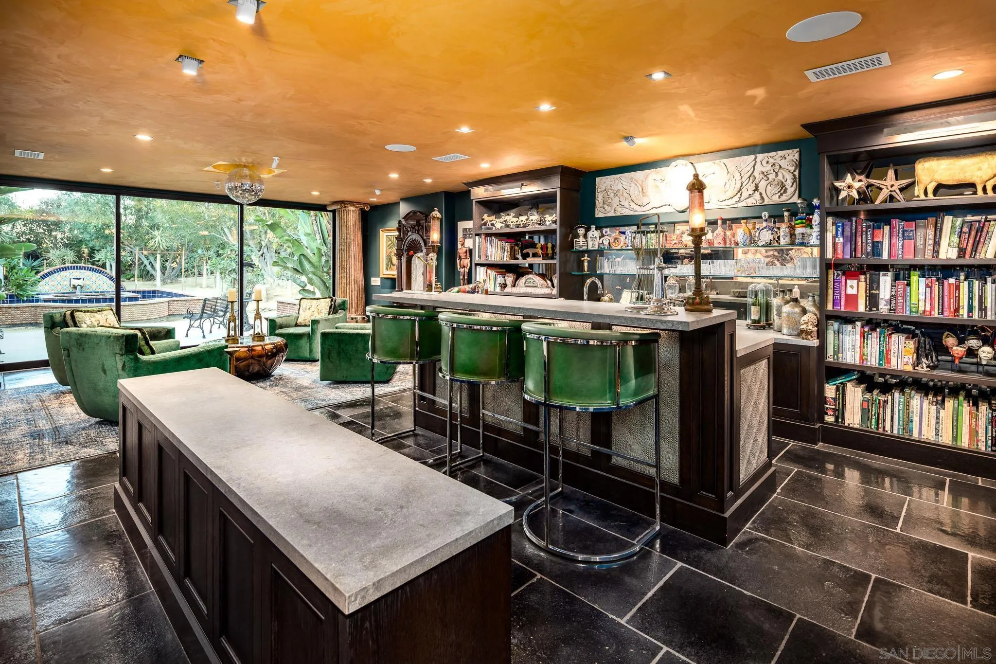 18245 Paseo Victoria