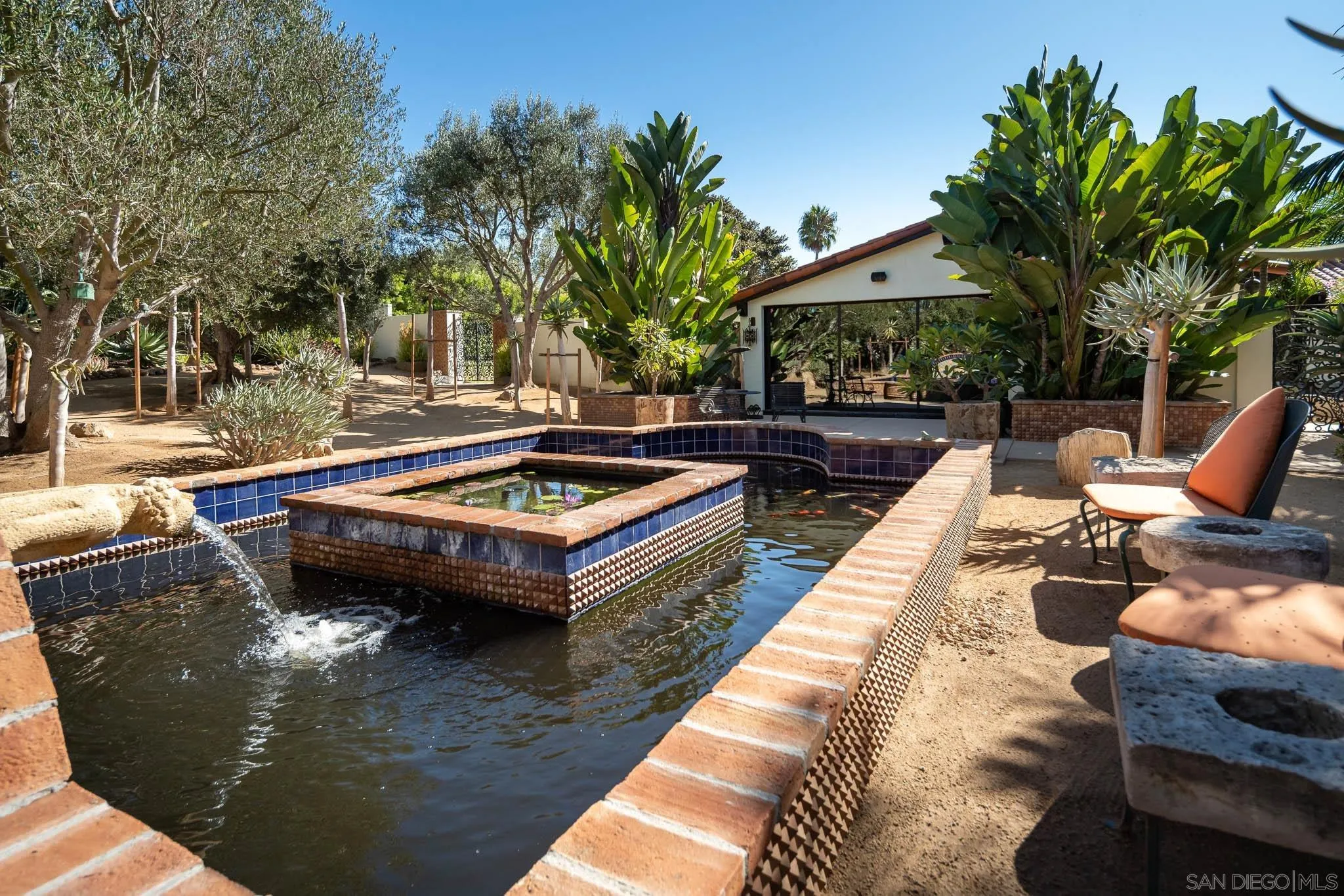 18245 Paseo Victoria