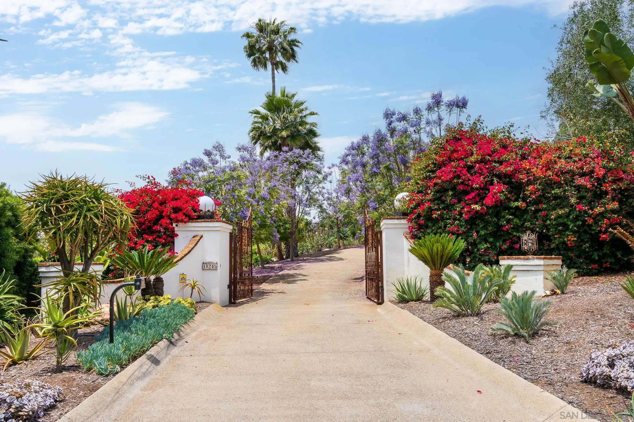 18245 Paseo Victoria