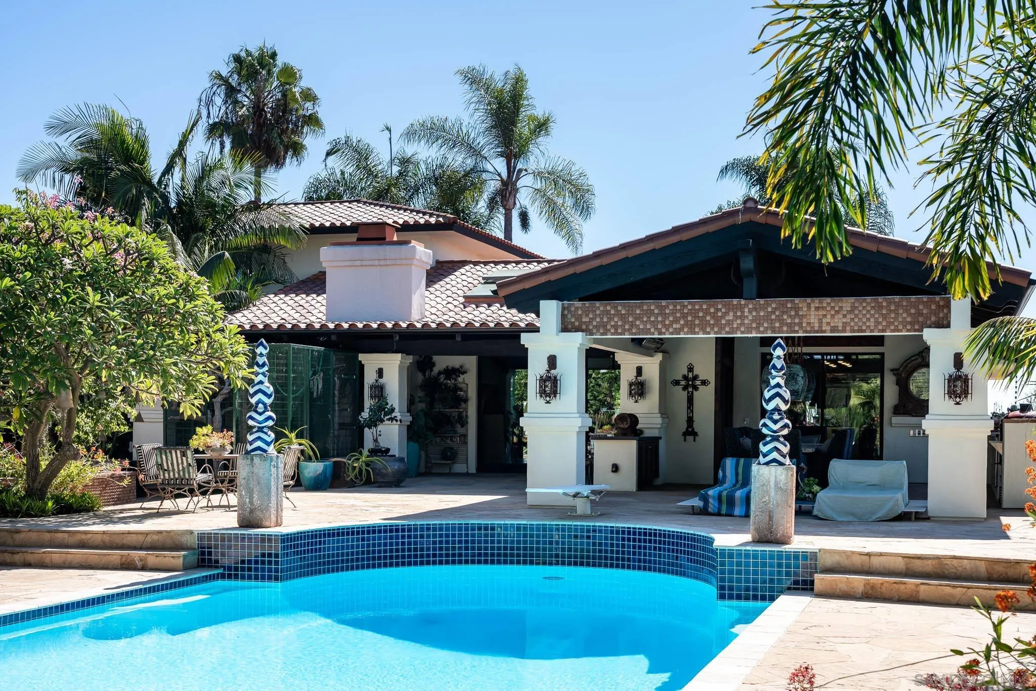 18245 Paseo Victoria