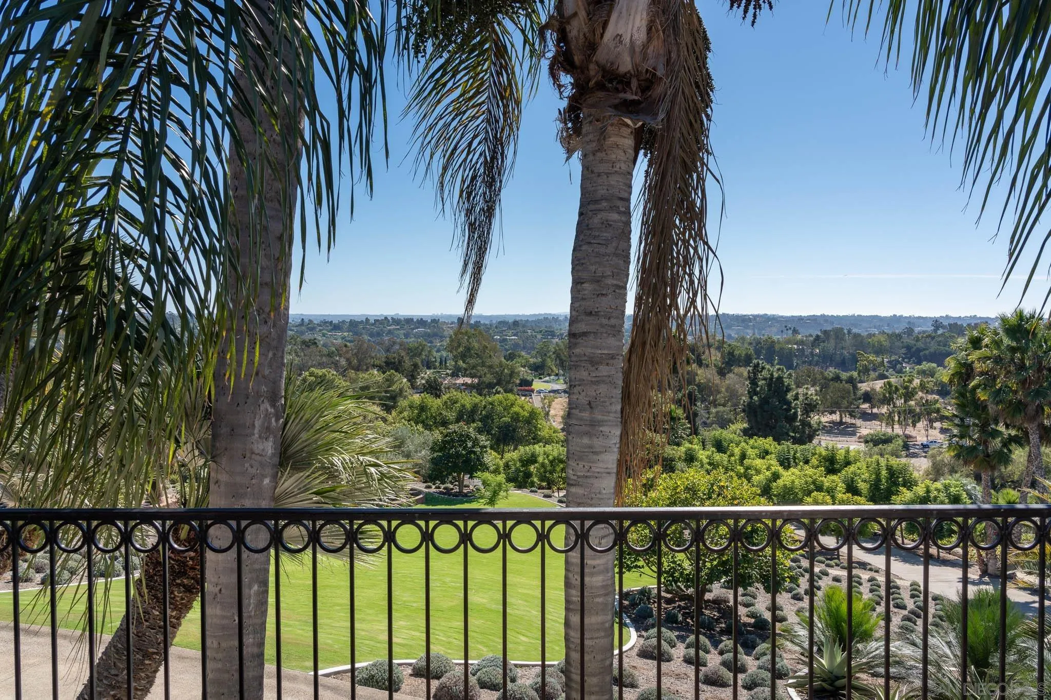 18245 Paseo Victoria