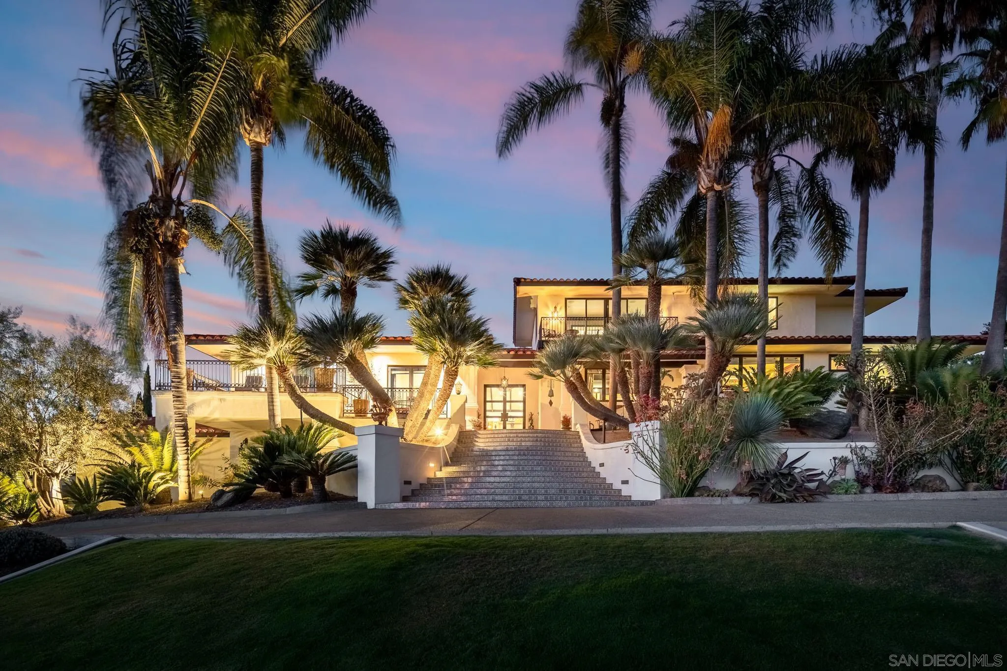 18245 Paseo Victoria