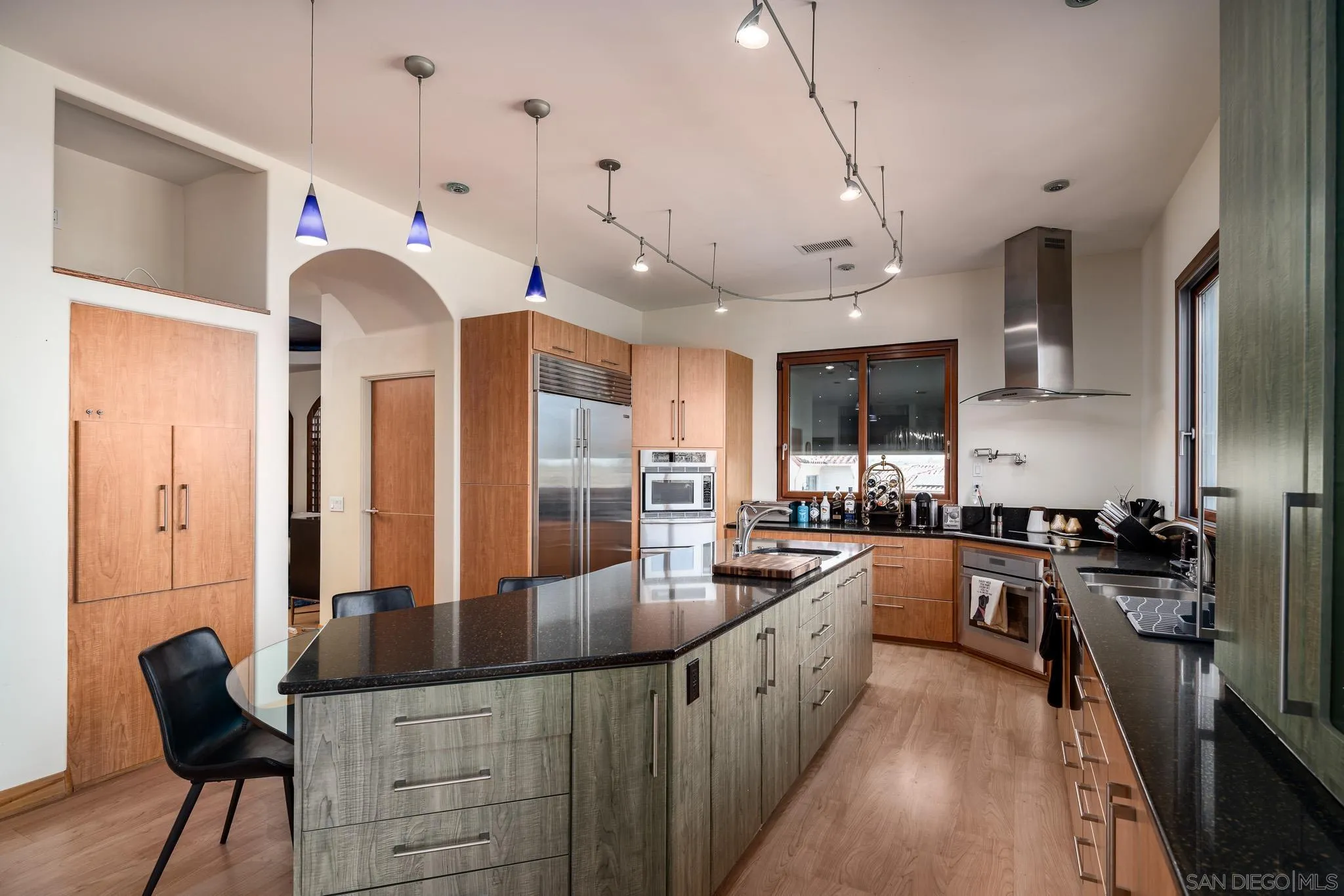 5848 Meadows Del Mar