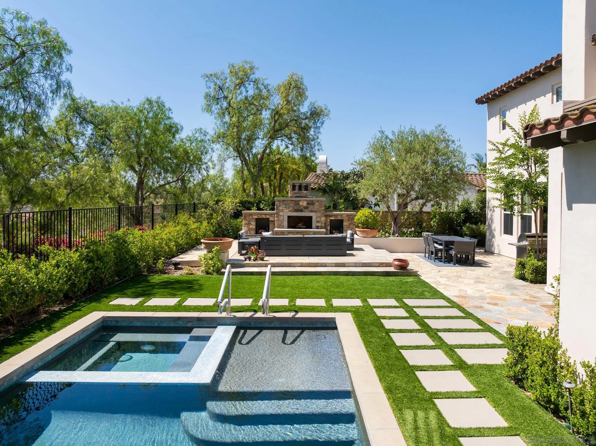 7425 Rancho Cabrillo Trail