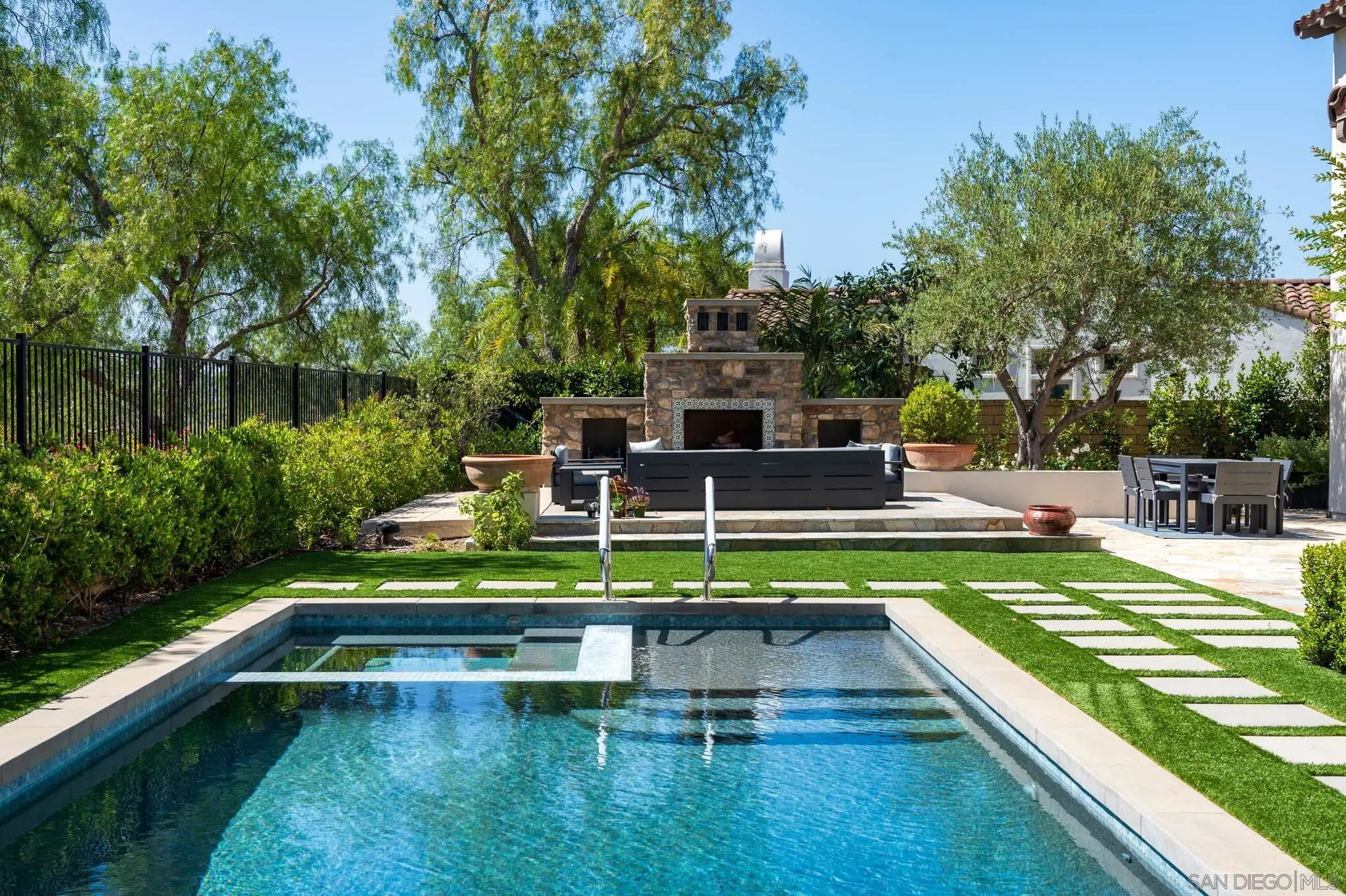 7425 Rancho Cabrillo Trail