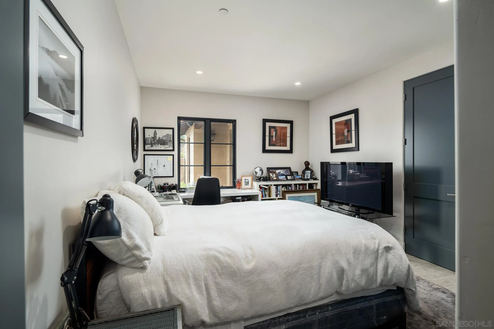 6154 Camino Selva