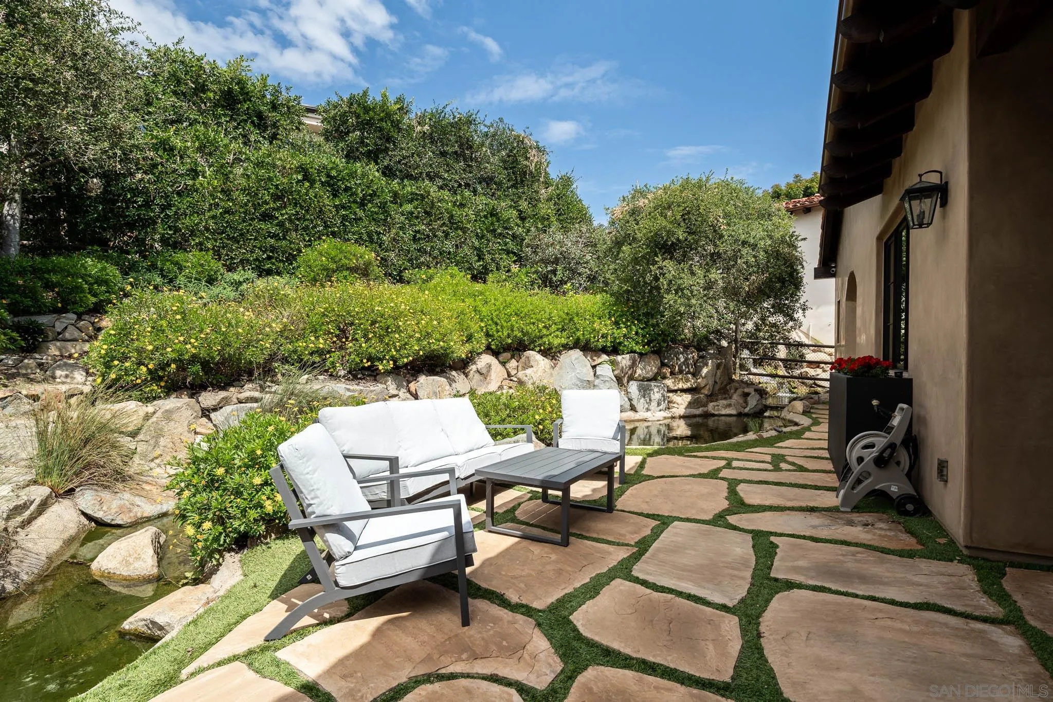 6154 Camino Selva