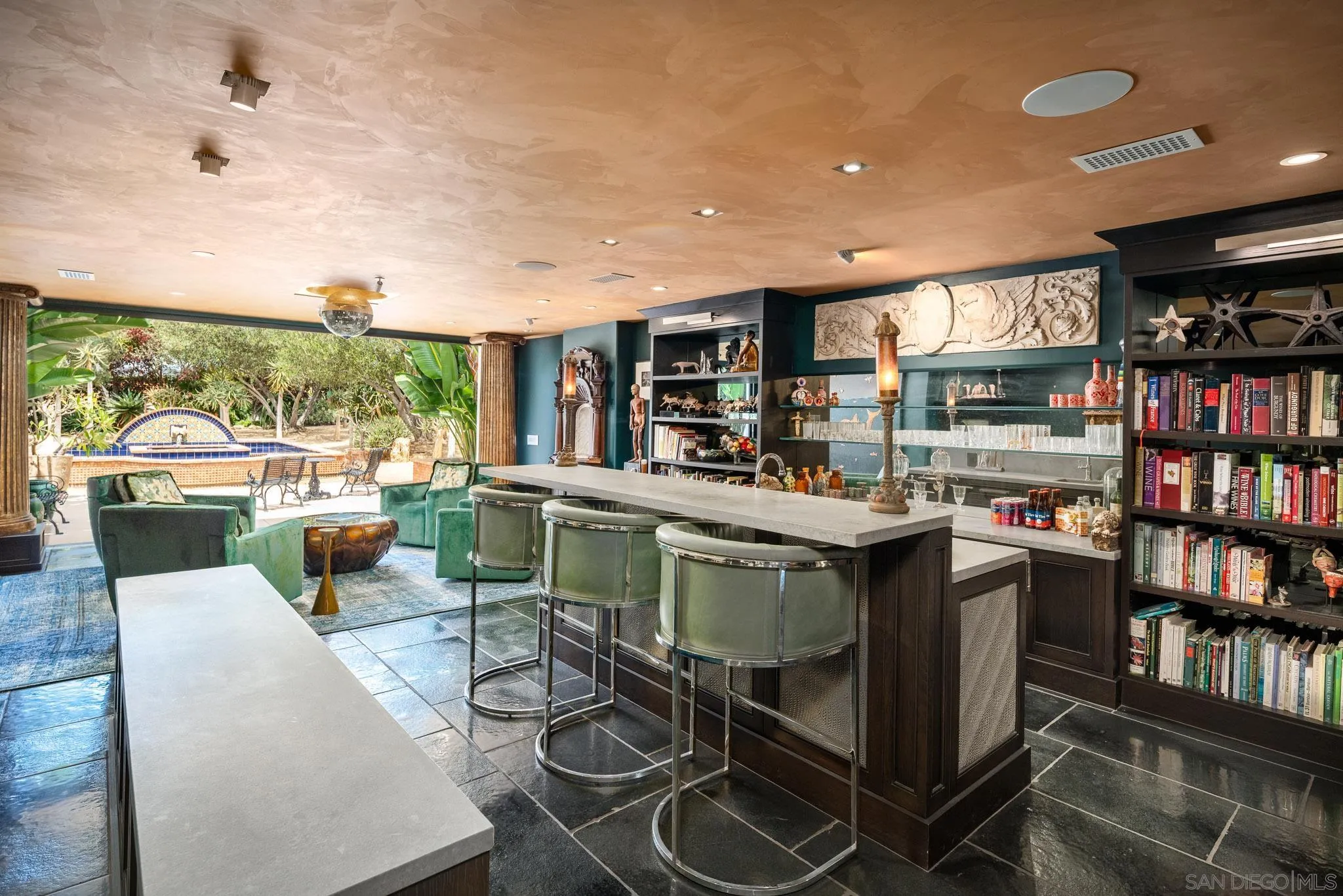 18245 Paseo Victoria