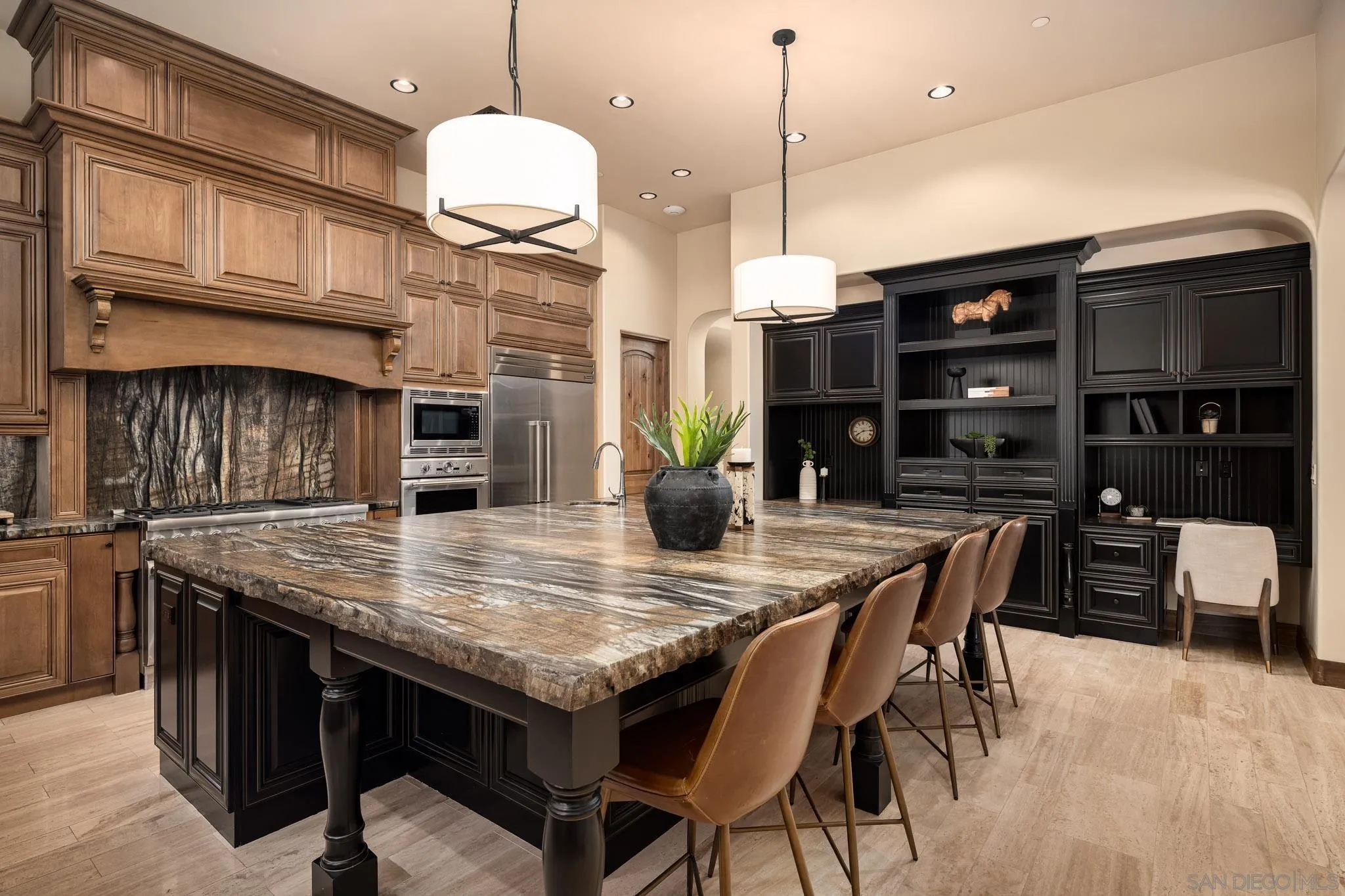 18504 Calle La Serra