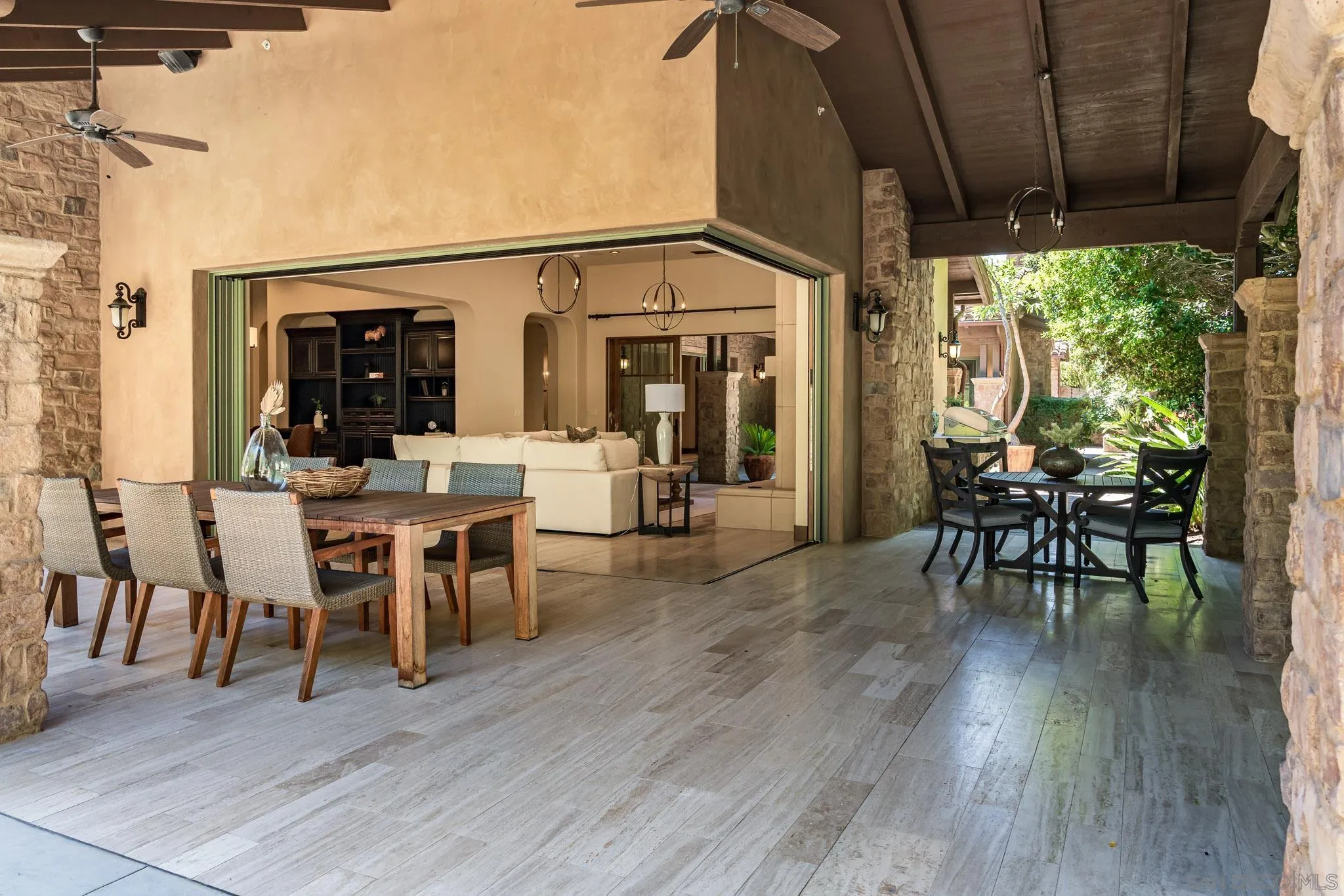 18504 Calle La Serra