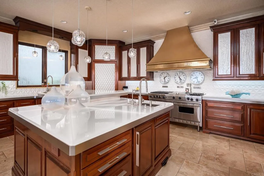 5019 Tierra Del Oro