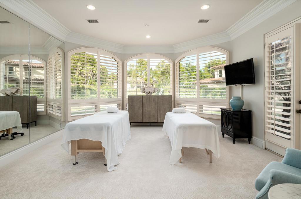 6868 Spyglass Lane