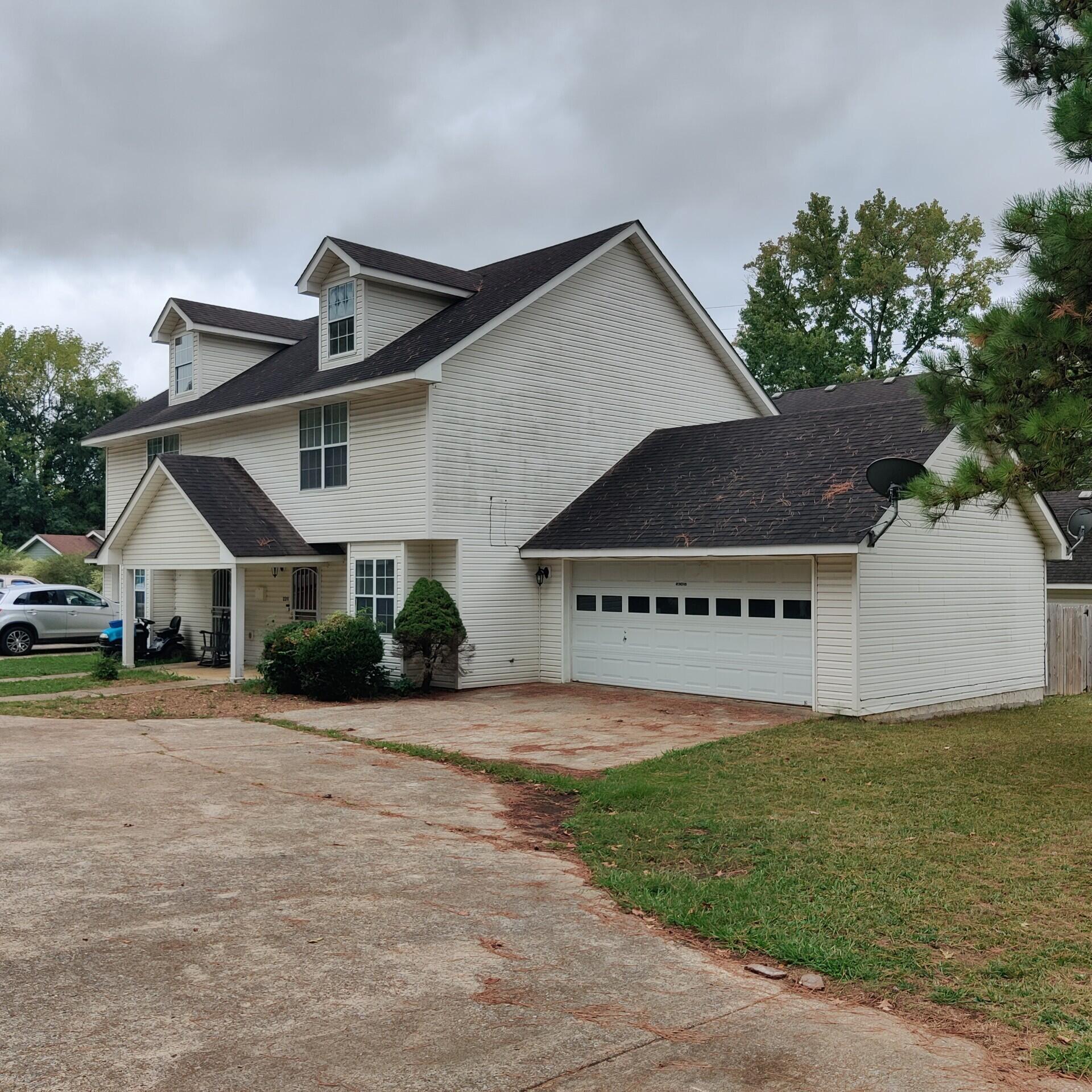 2301 Gale Lane