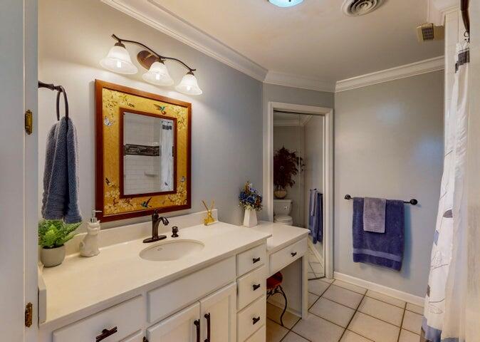 4809 Wind Bluff Circle