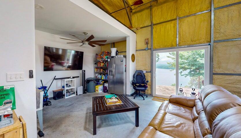 4809 Wind Bluff Circle