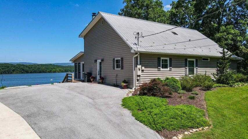 4809 Wind Bluff Circle
