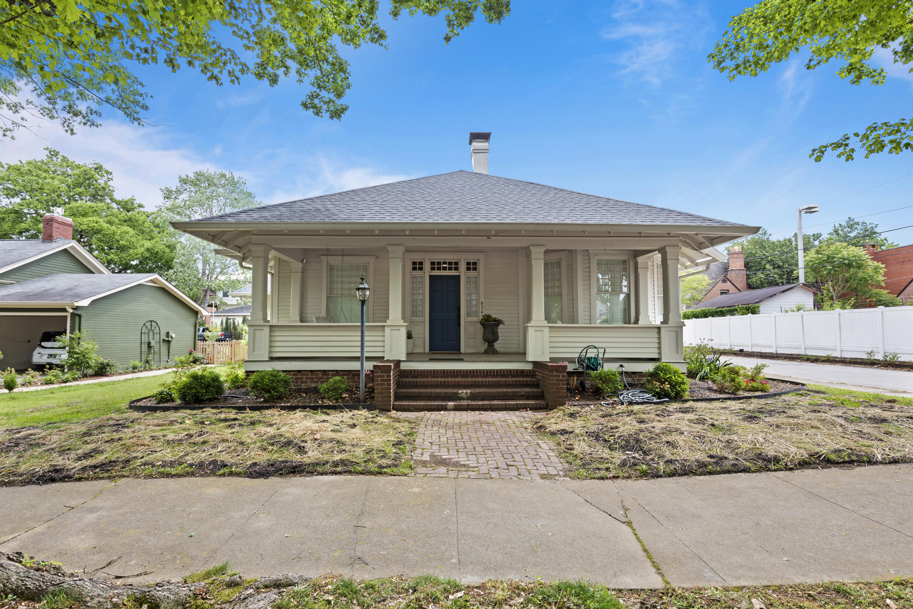630 NW Worth Street
