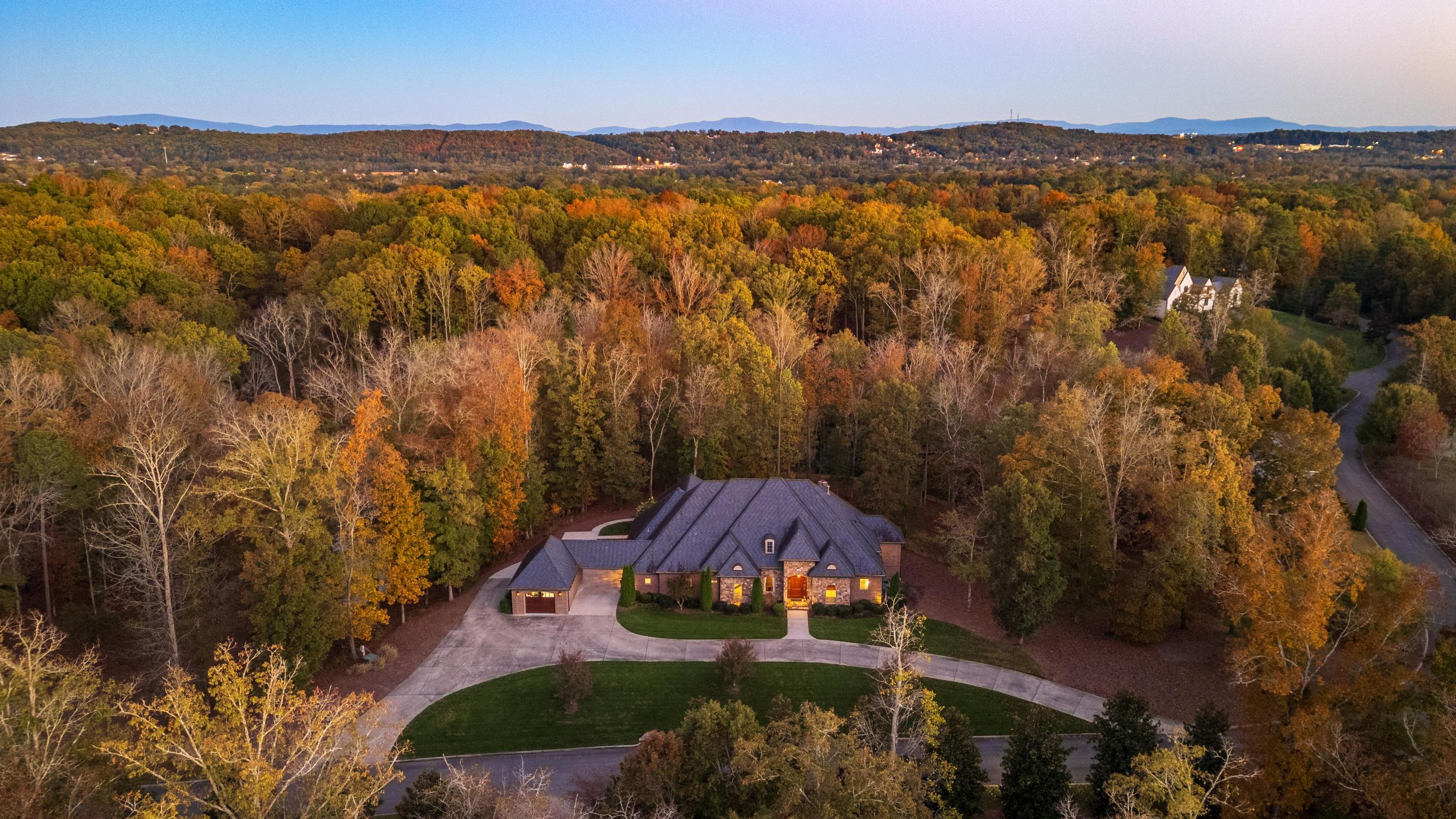 170 Litchfield Lane NW, Cleveland