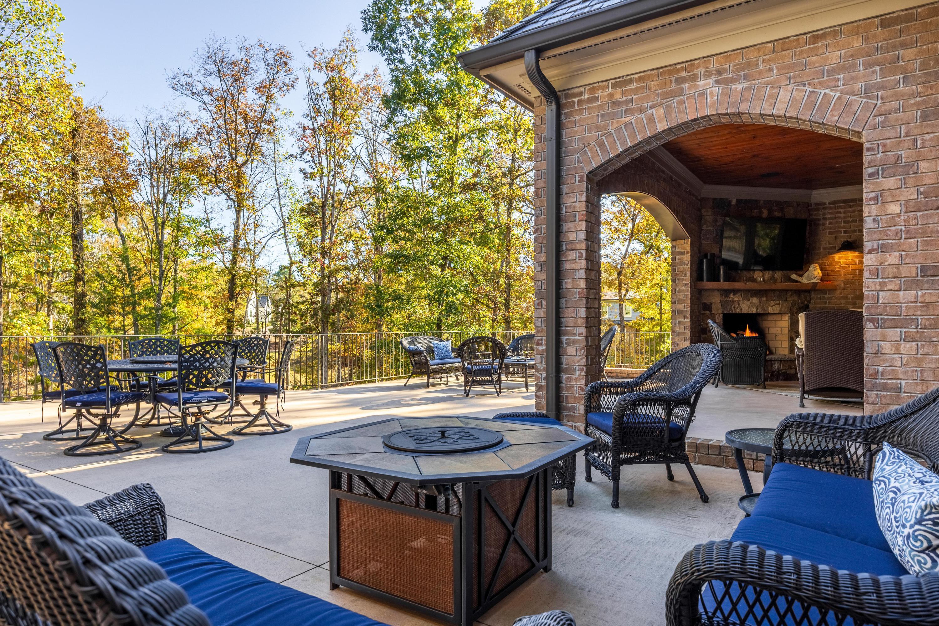 170 Litchfield Lane NW, Cleveland