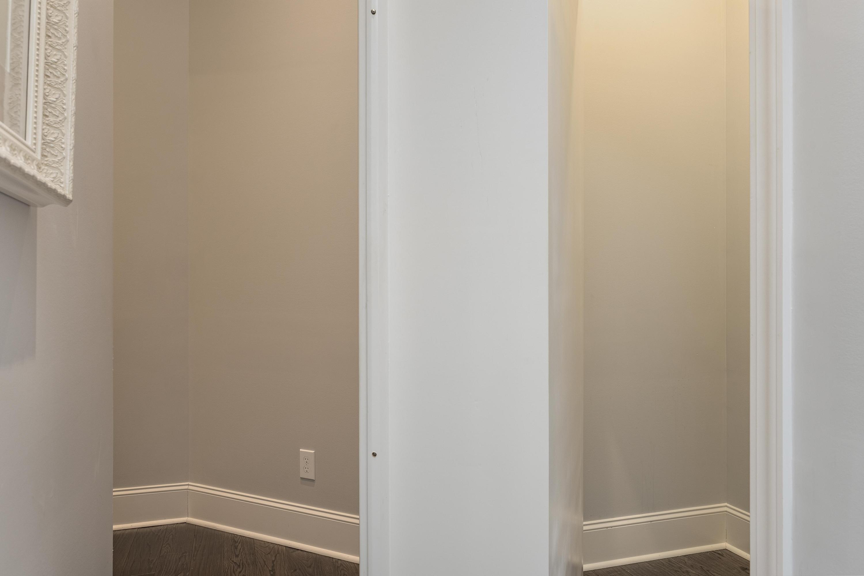 170 Litchfield Lane NW, Cleveland