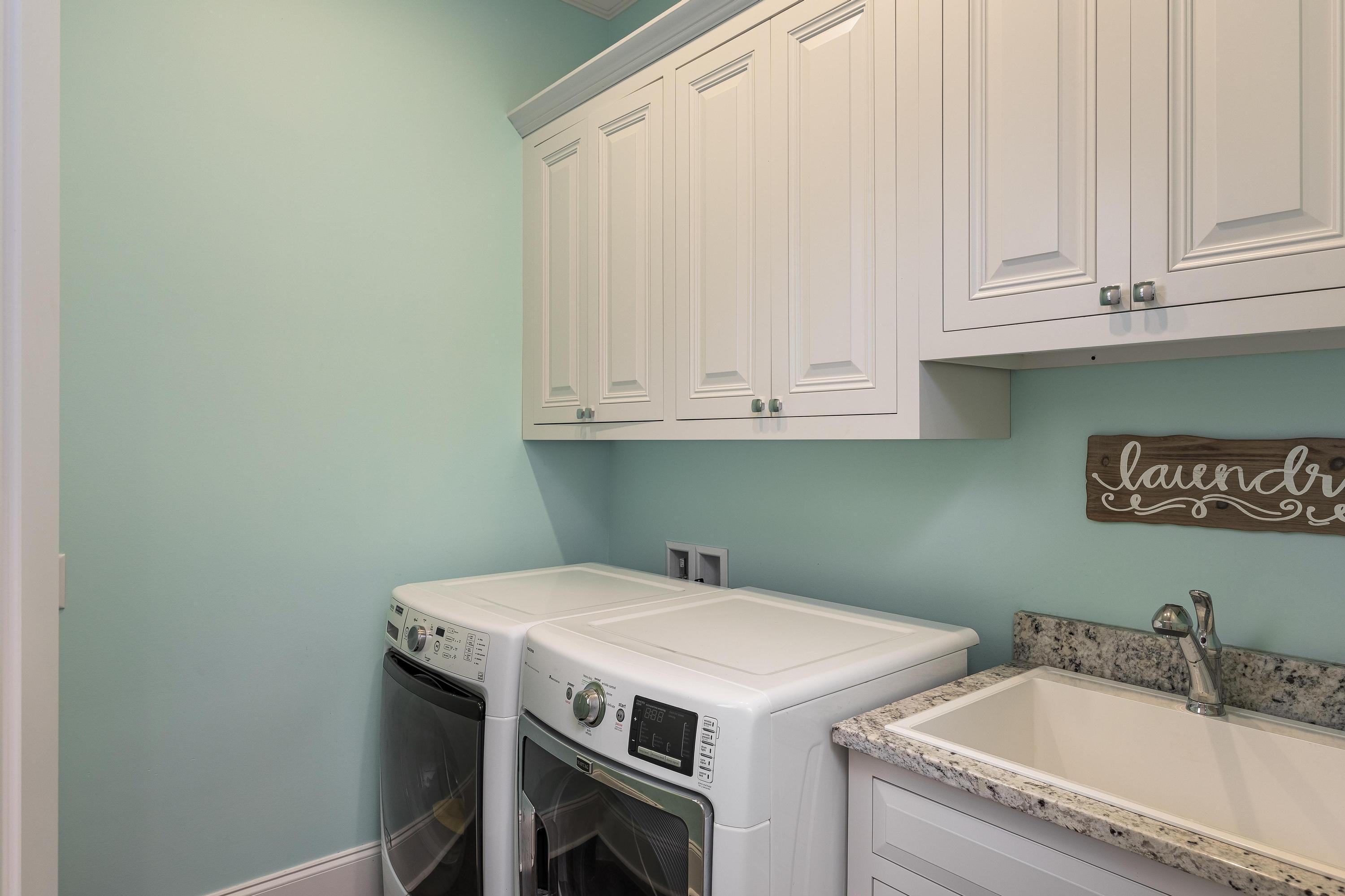 170 Litchfield Lane NW, Cleveland