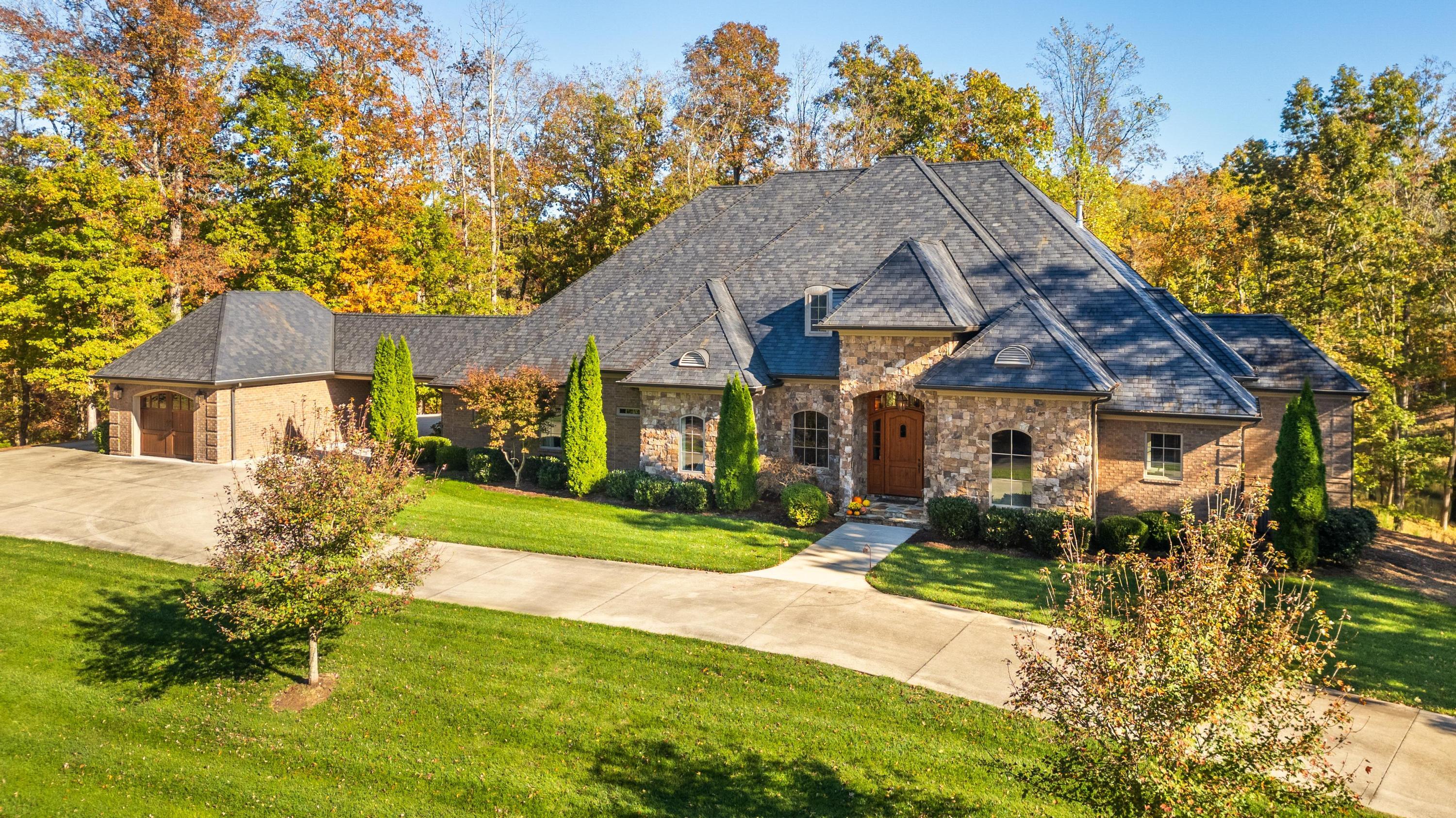 170 Litchfield Lane NW, Cleveland