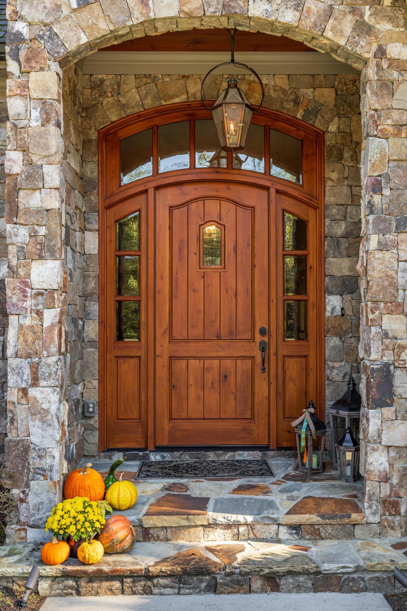 170 Litchfield Lane NW, Cleveland