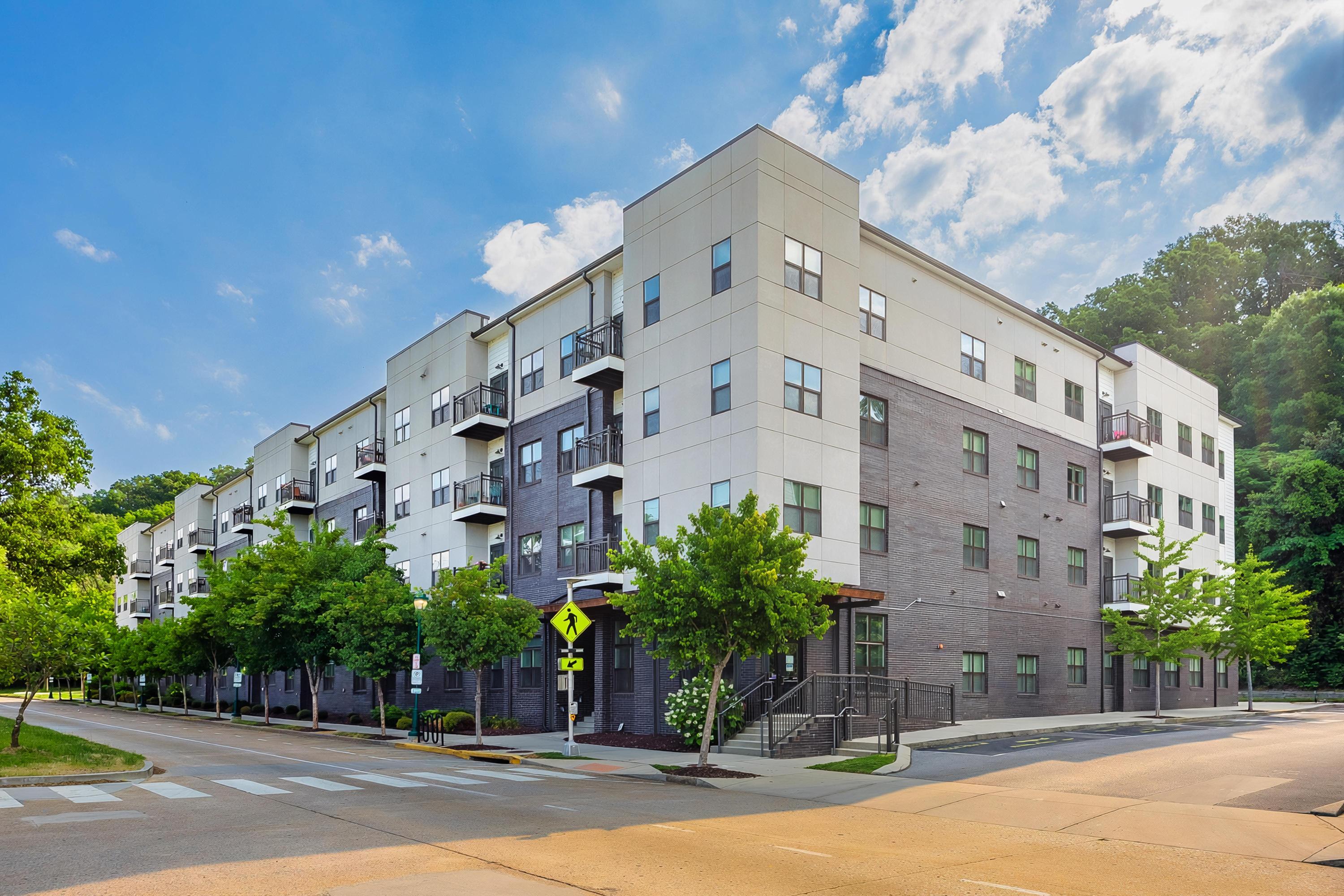 782 Riverfront Parkway, 416
