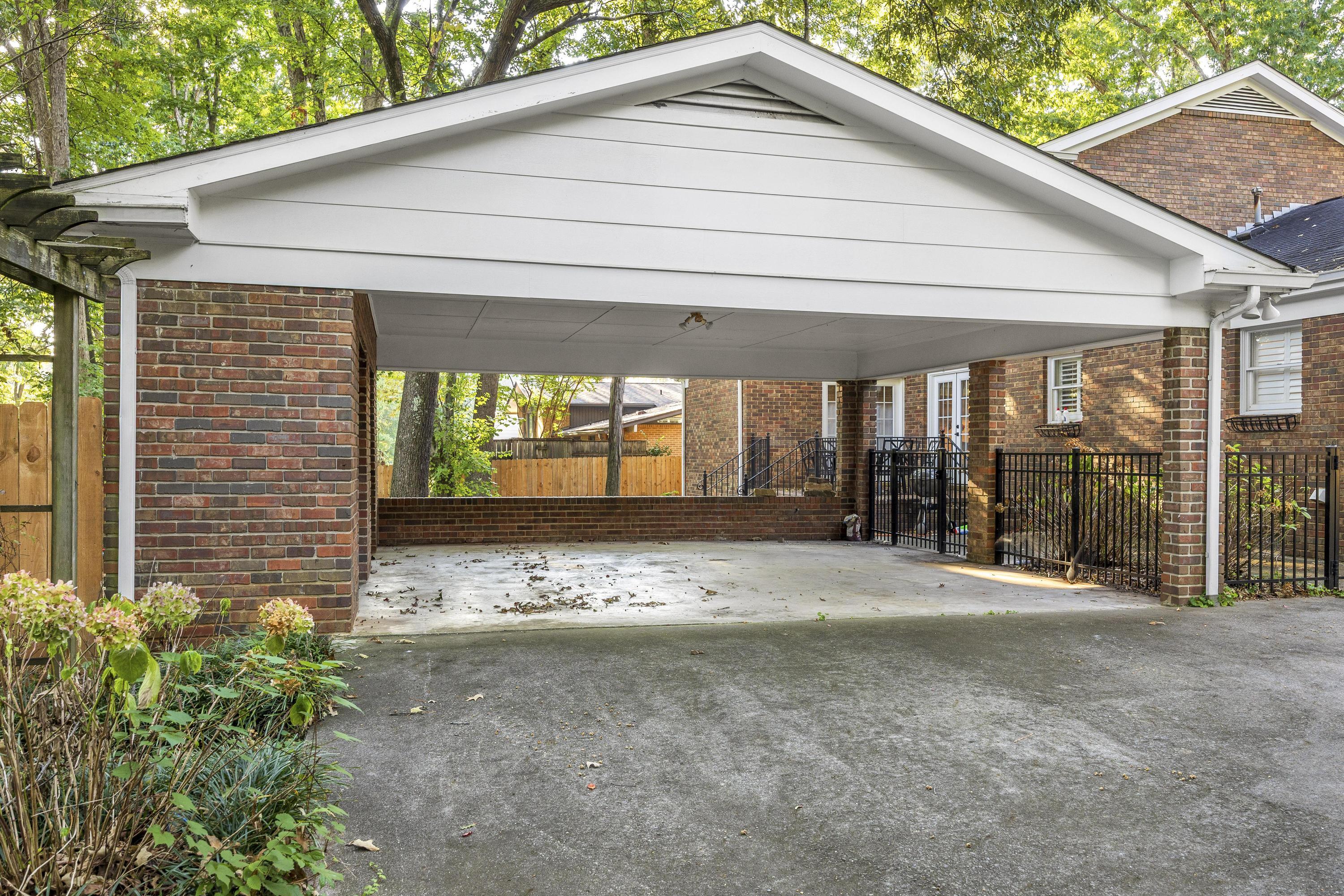 220 Blueberry Hill Road NW