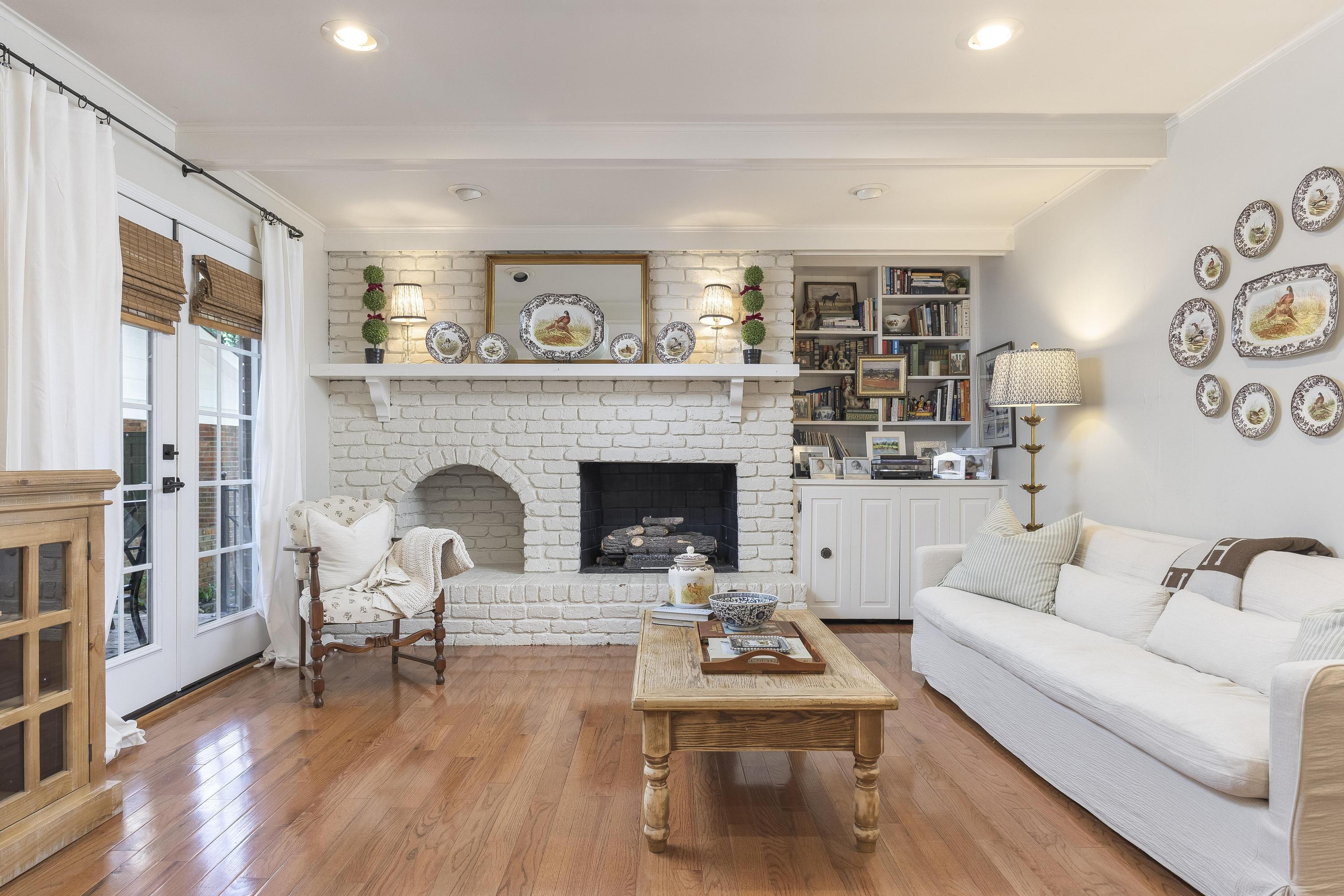 220 Blueberry Hill Road NW