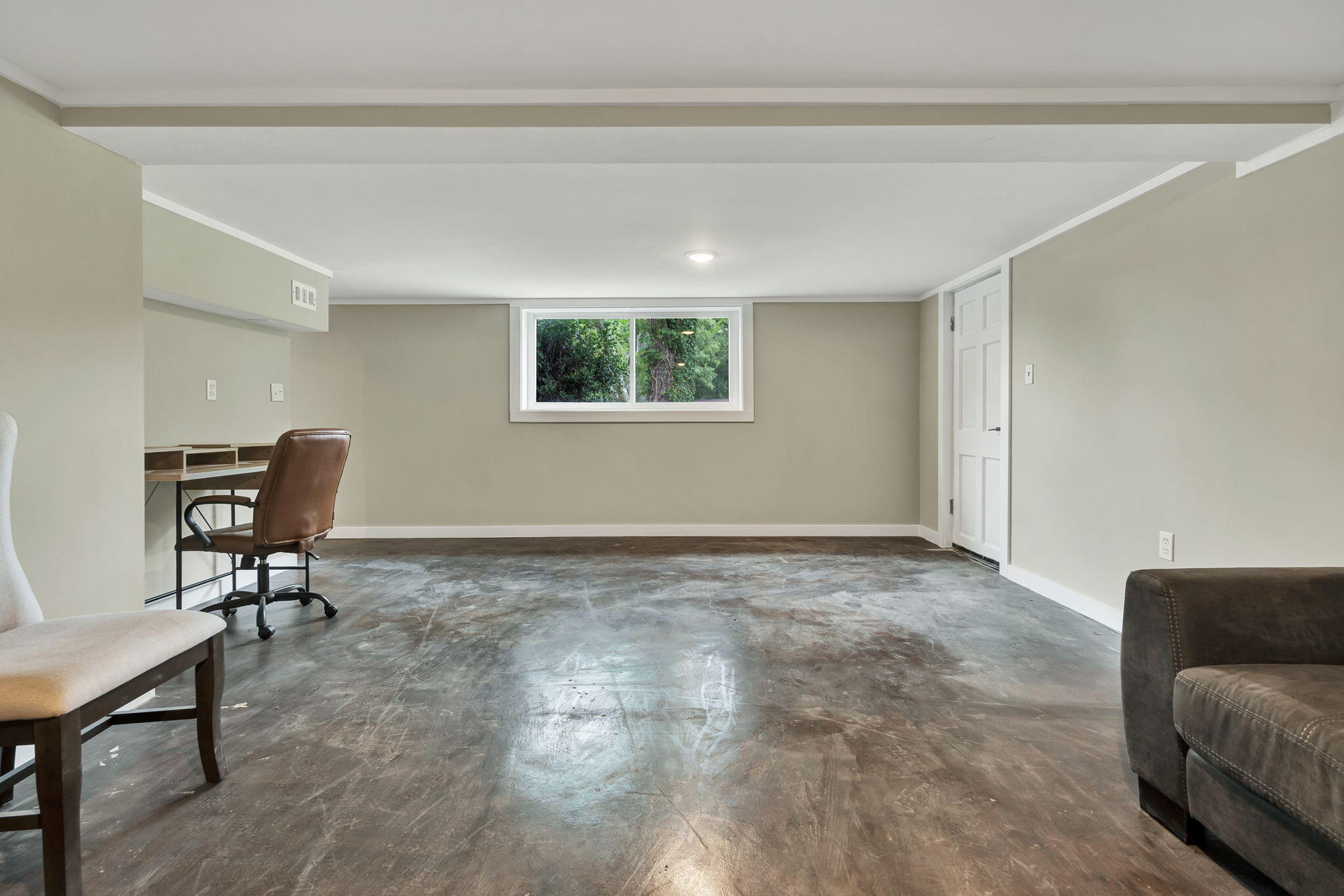 1412 Clearpoint Circle