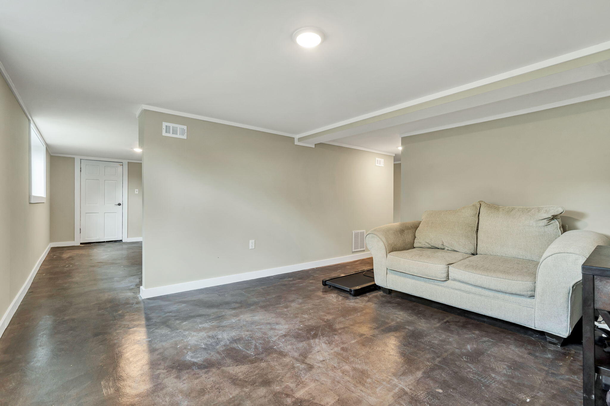 1412 Clearpoint Circle