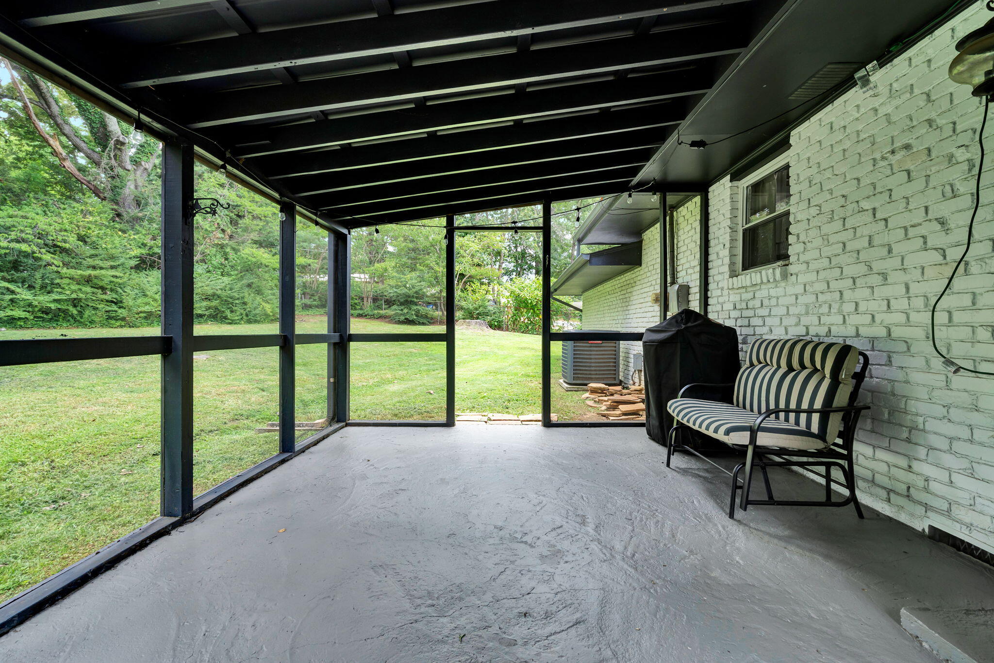 1412 Clearpoint Circle