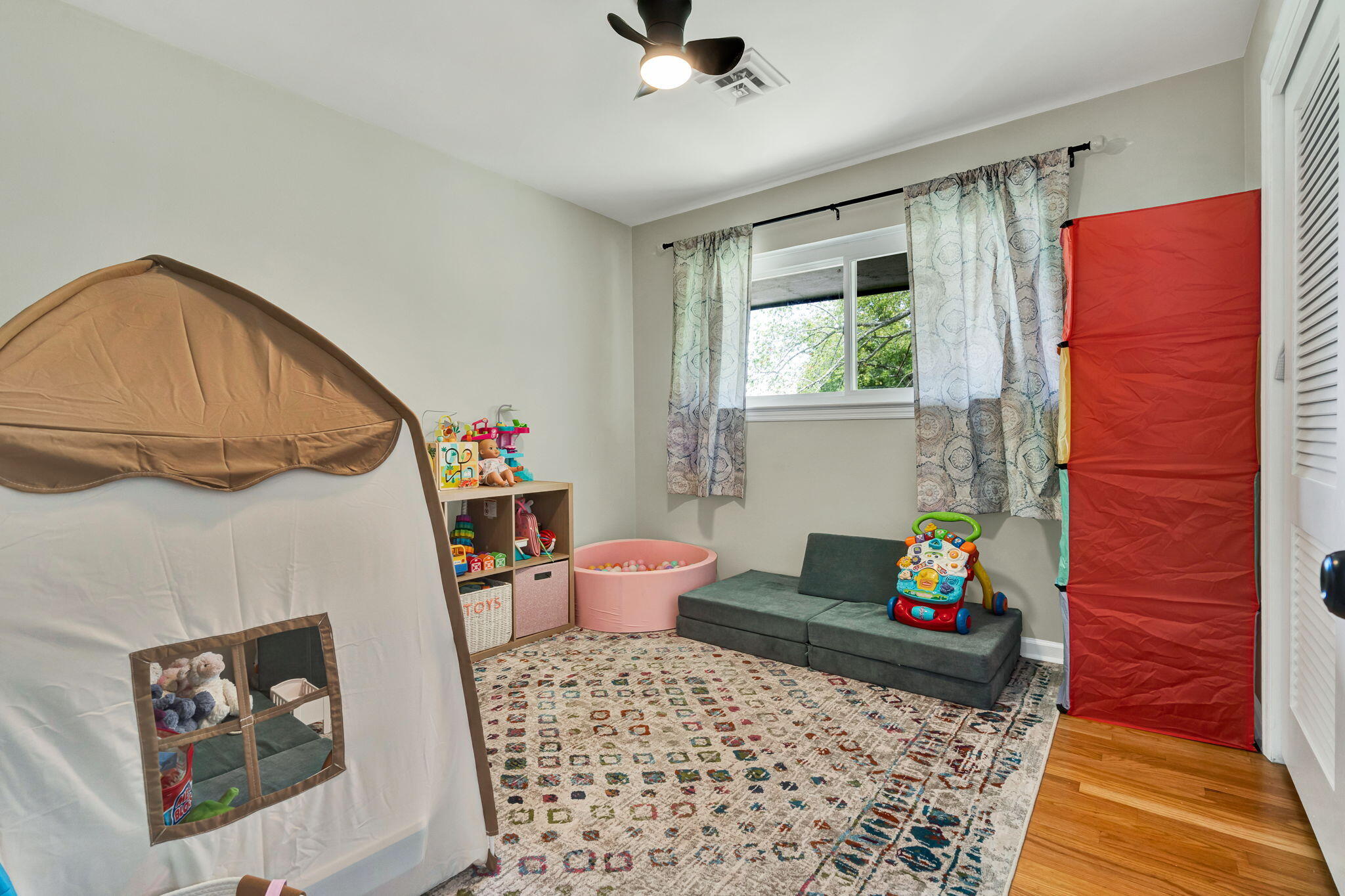 1412 Clearpoint Circle