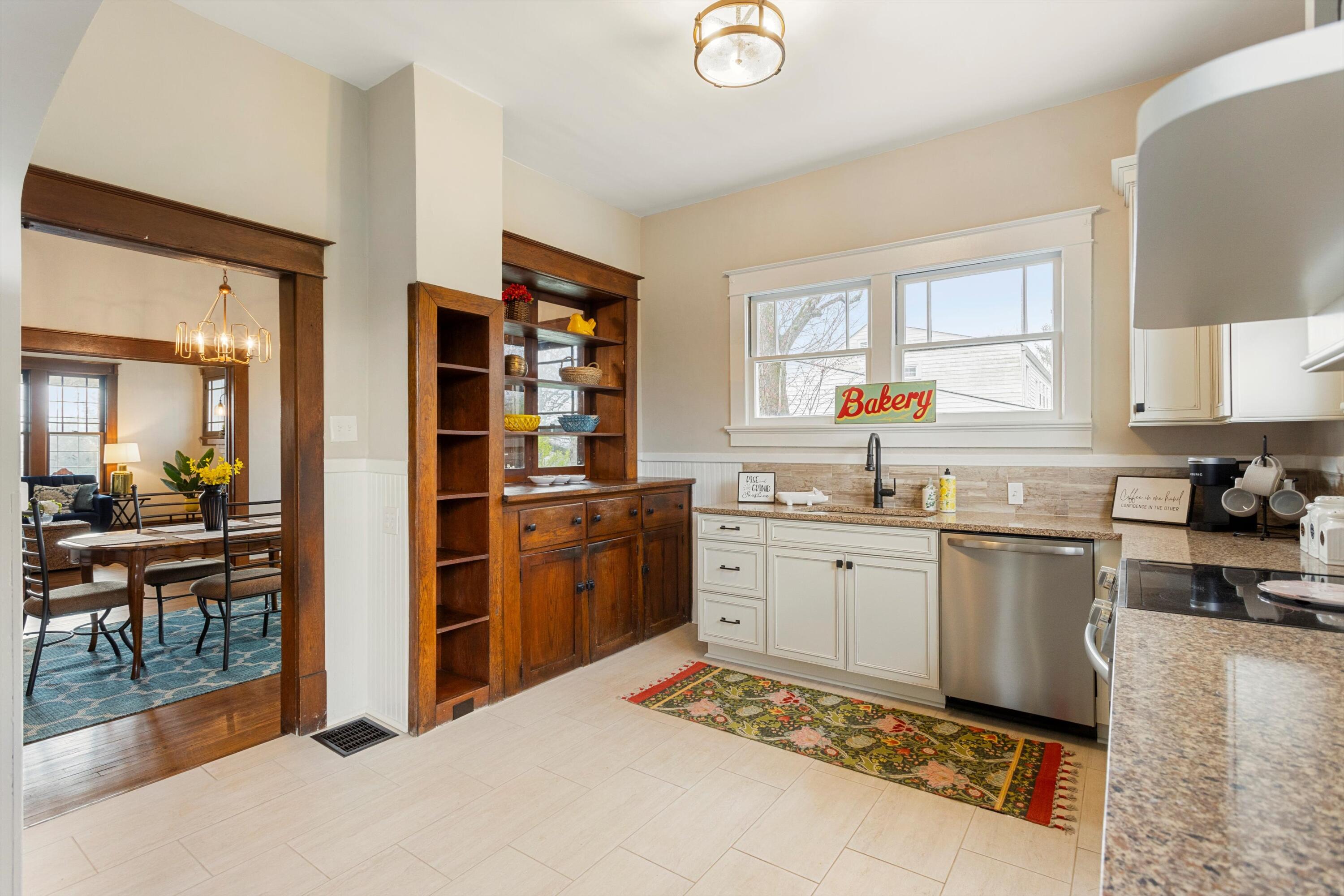 561 Highland Avenue NW