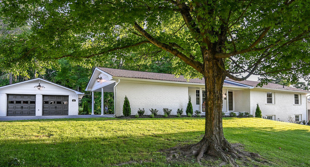 425 Ash Drive NW