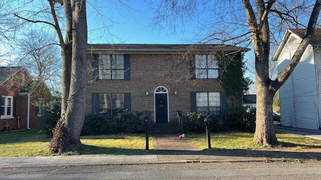 735/737 Spring Street NW