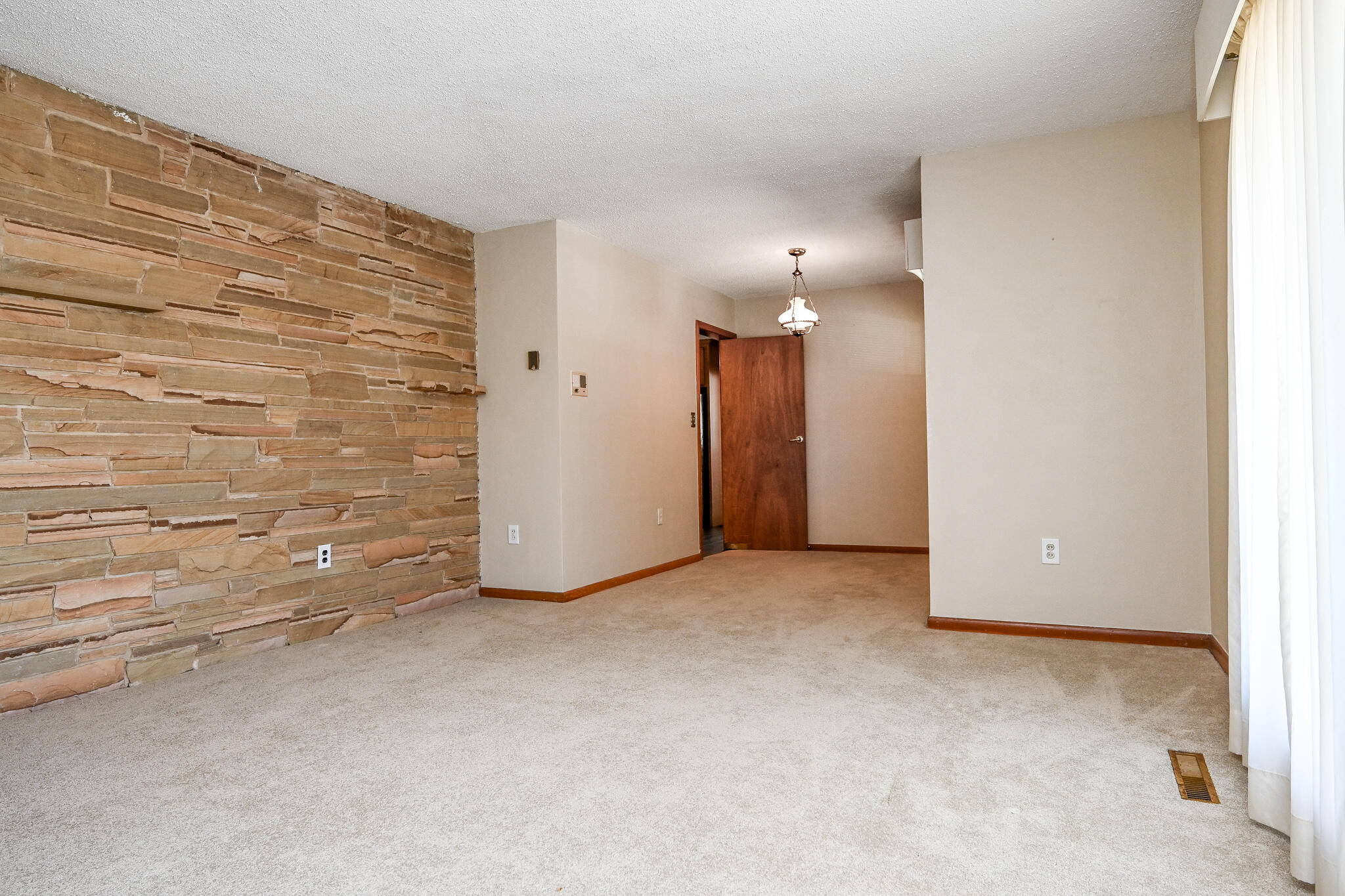 2429 Walnut Drive NW