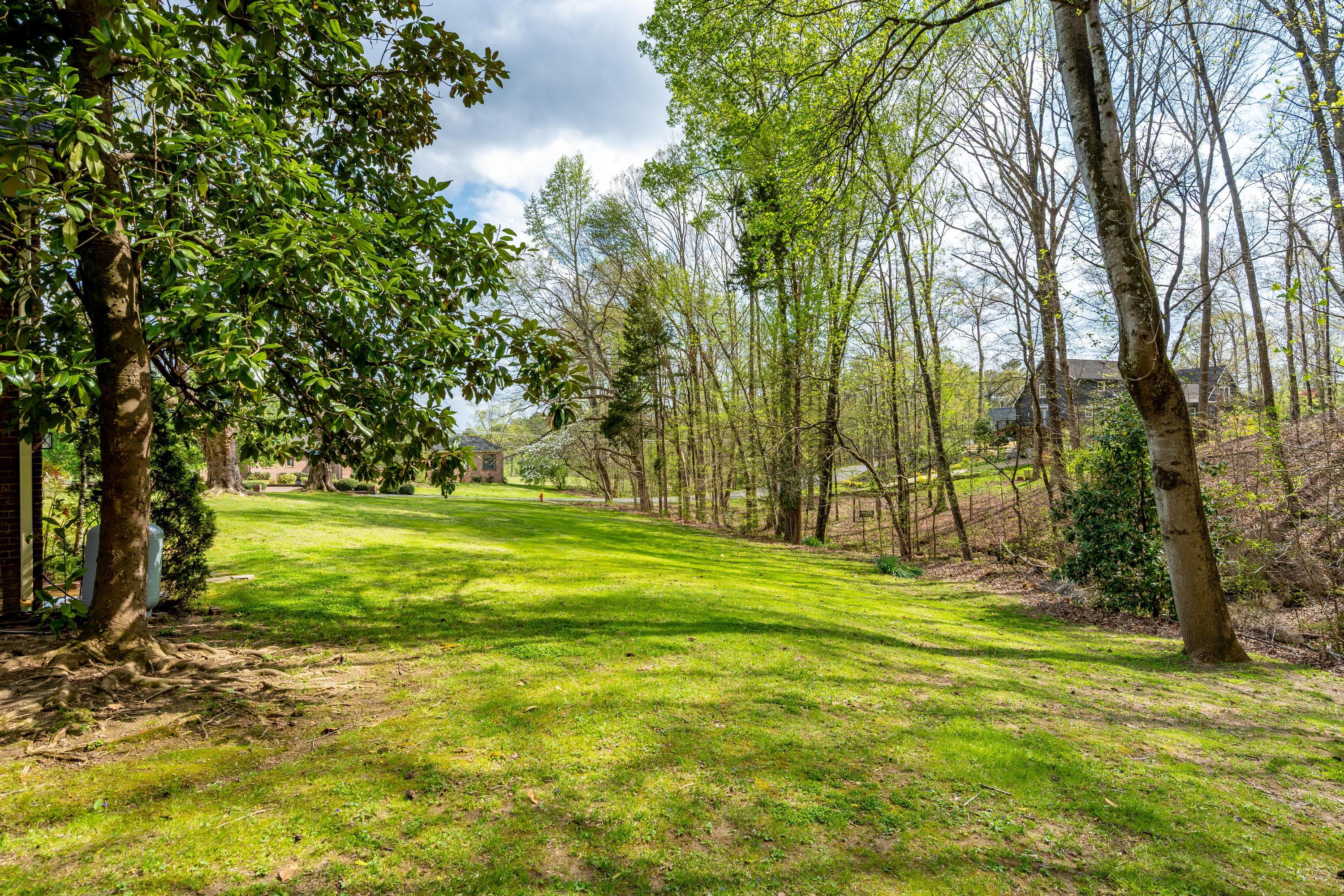 642 Kyle Lane NW